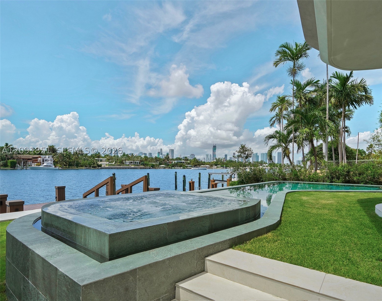 80 S Hibiscus Dr Miami Beach, FL 33139