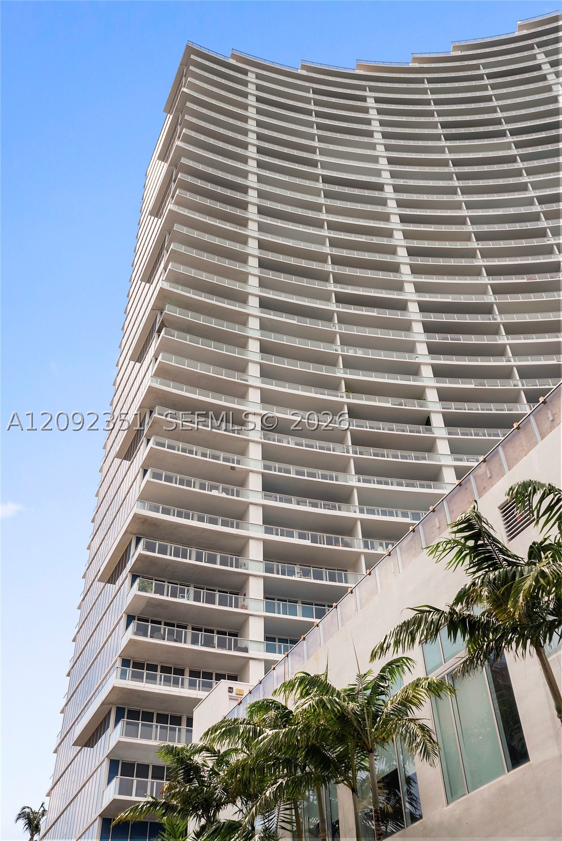 image Paramount Bay29
