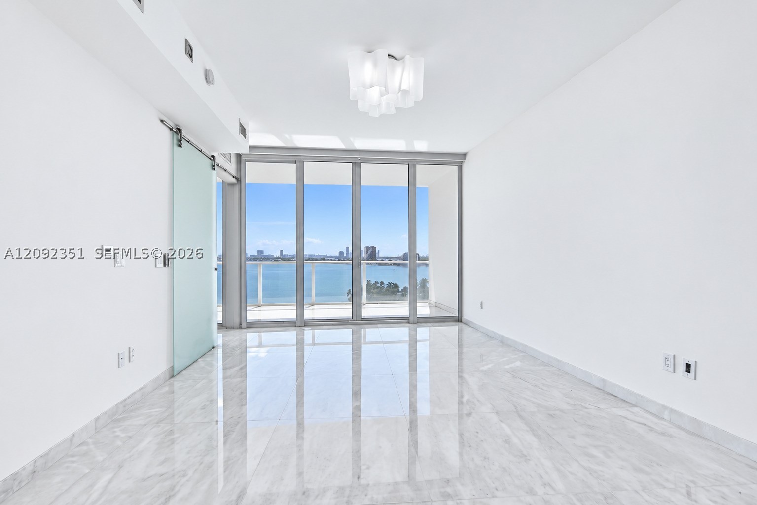 image Paramount Bay3