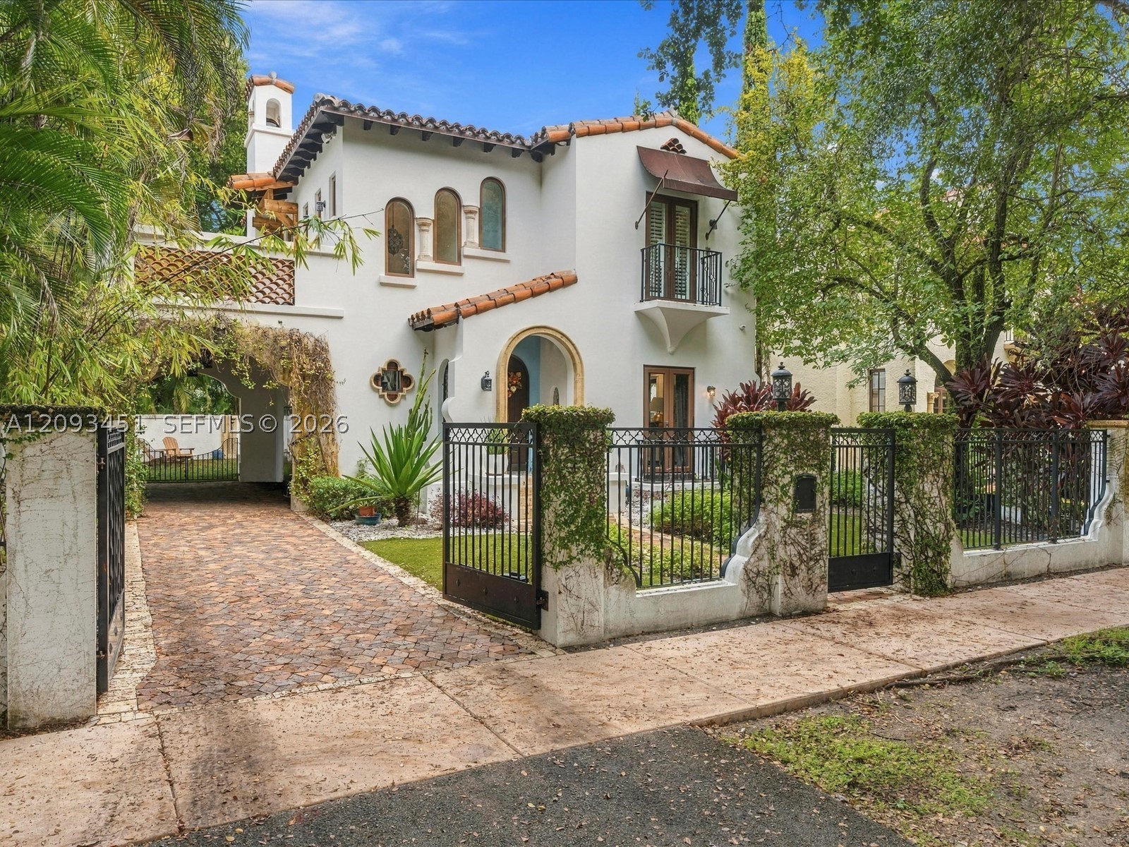 421 Sarto Ave Coral Gables, FL 33134