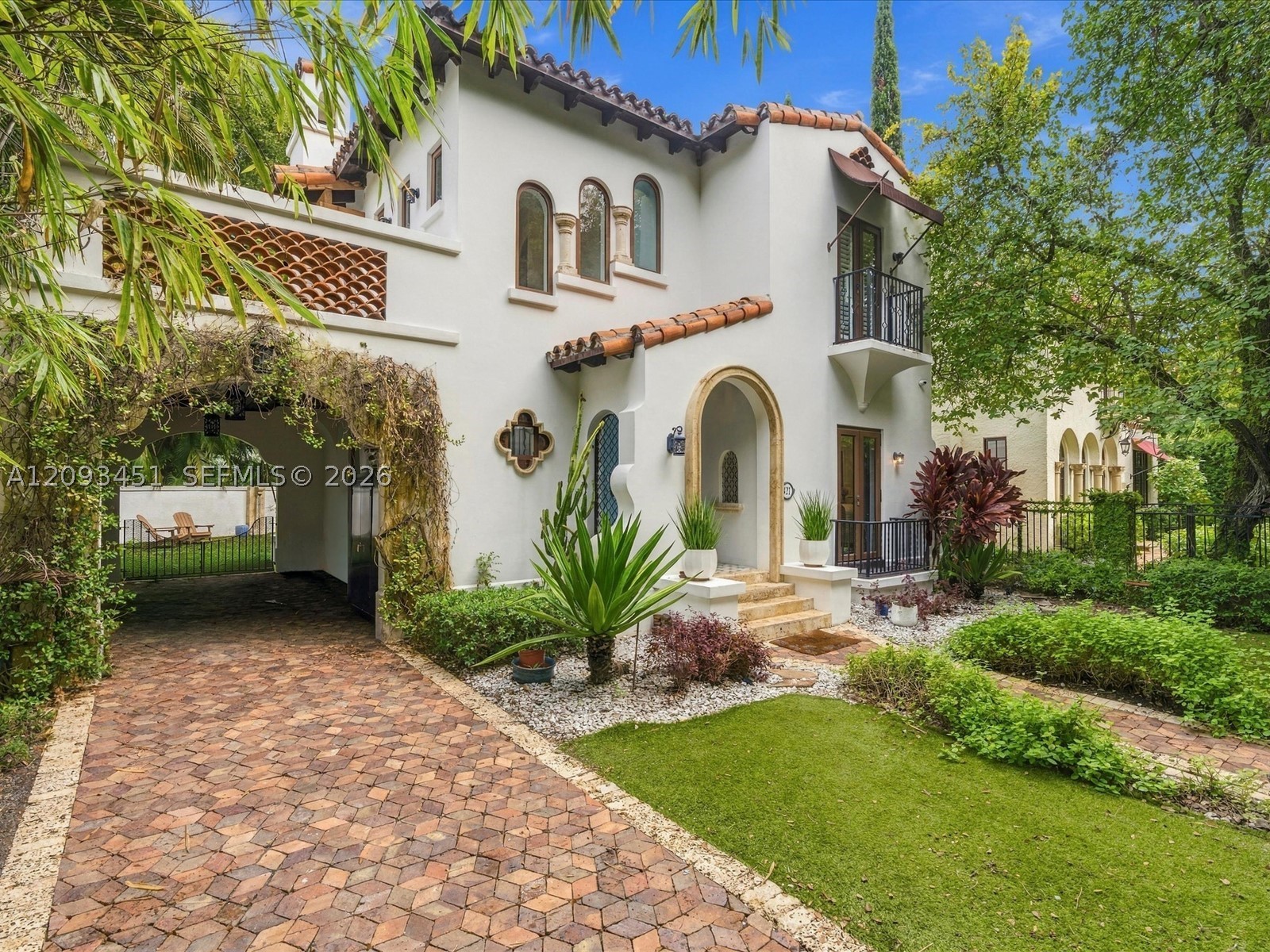 421 Sarto Ave Coral Gables, FL 33134