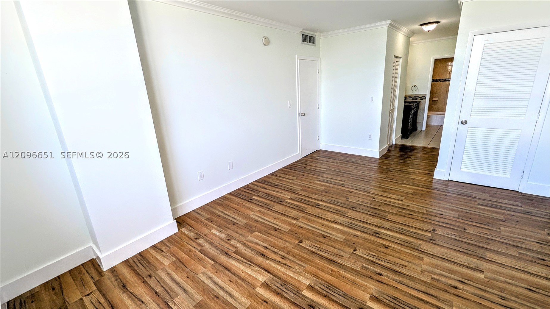 300 Bayview Dr #206 Sunny Isles Beach, FL 33160