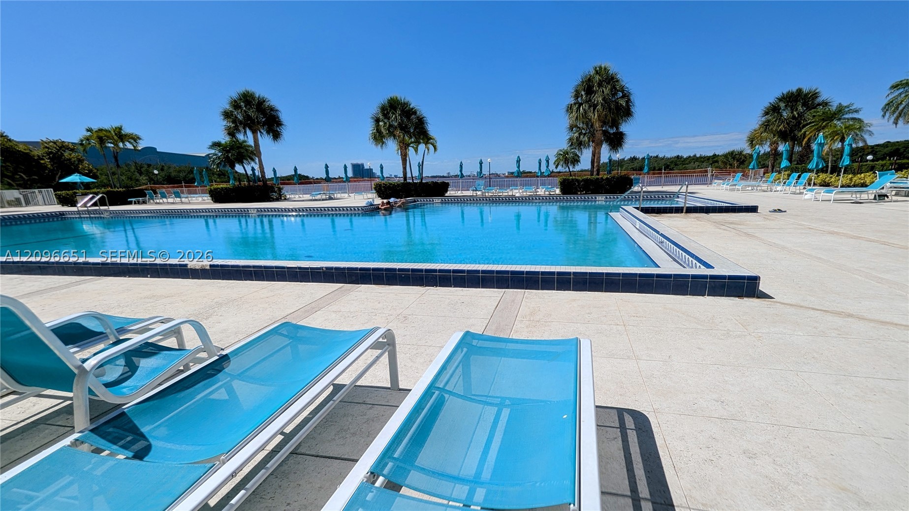 300 Bayview Dr #206 Sunny Isles Beach, FL 33160