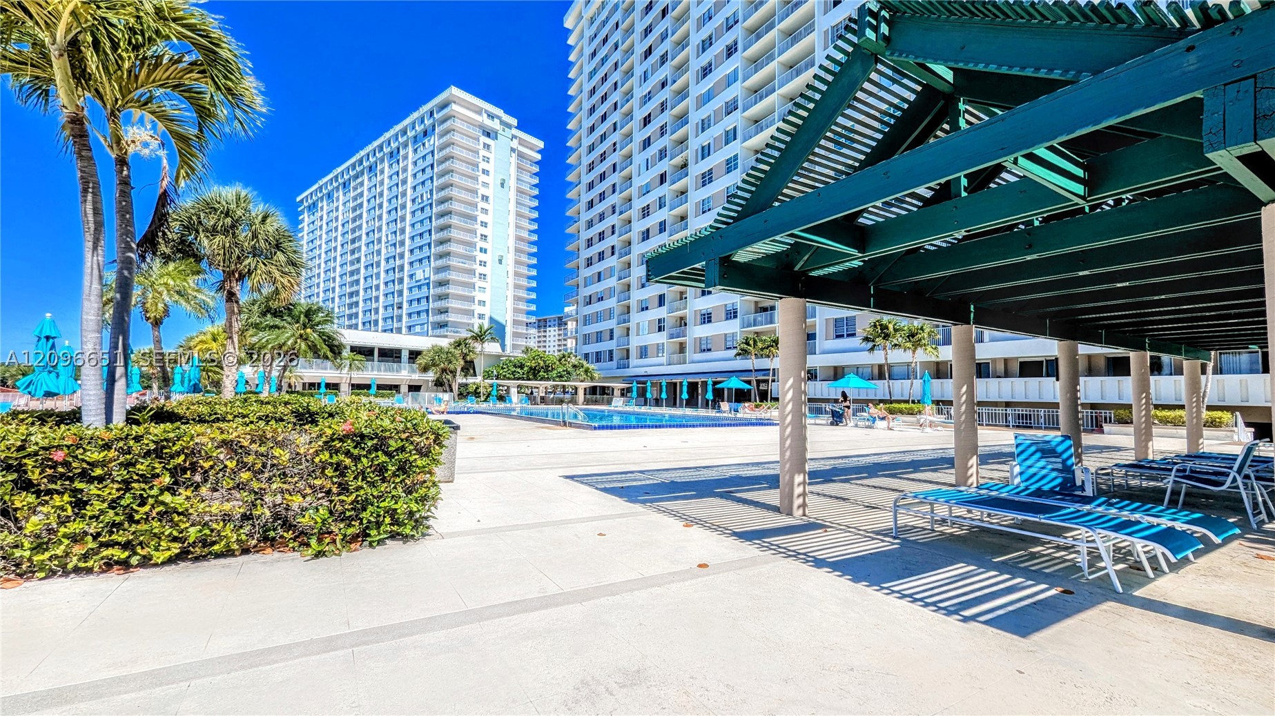 300 Bayview Dr #206 Sunny Isles Beach, FL 33160