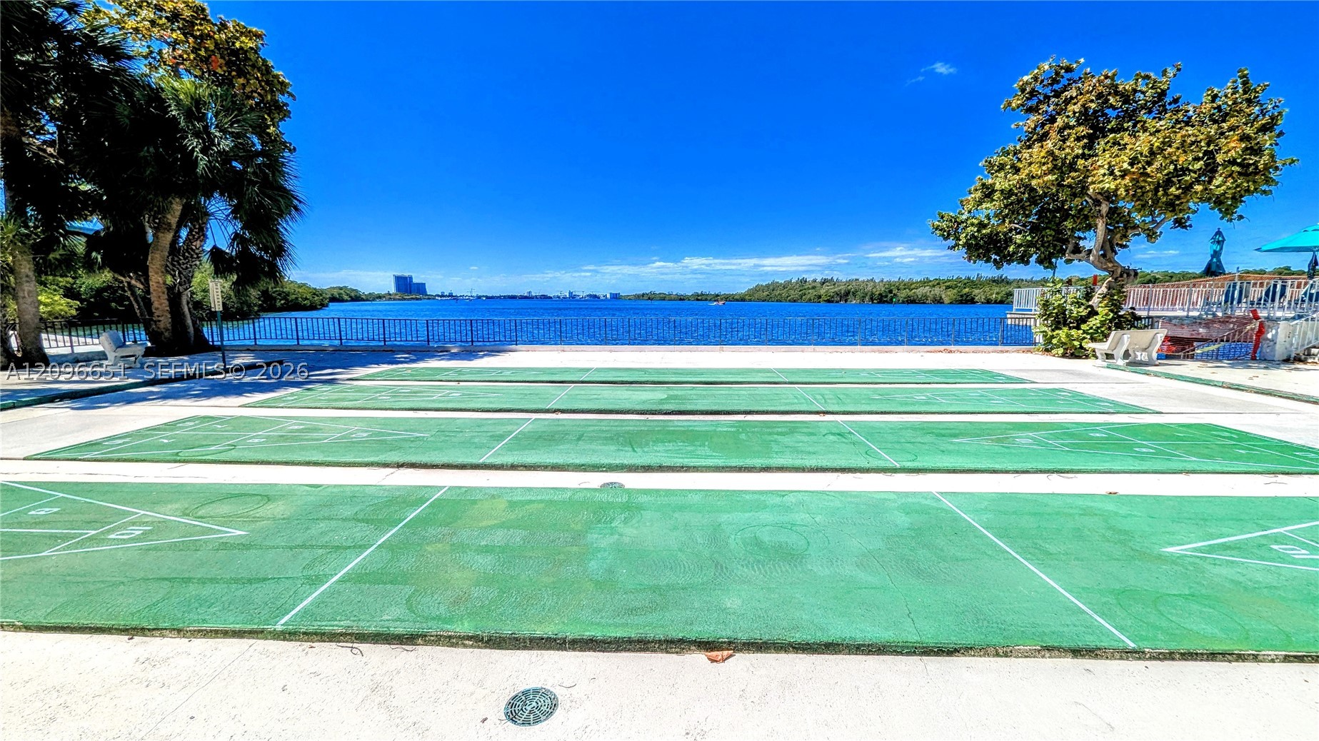 300 Bayview Dr #206 Sunny Isles Beach, FL 33160