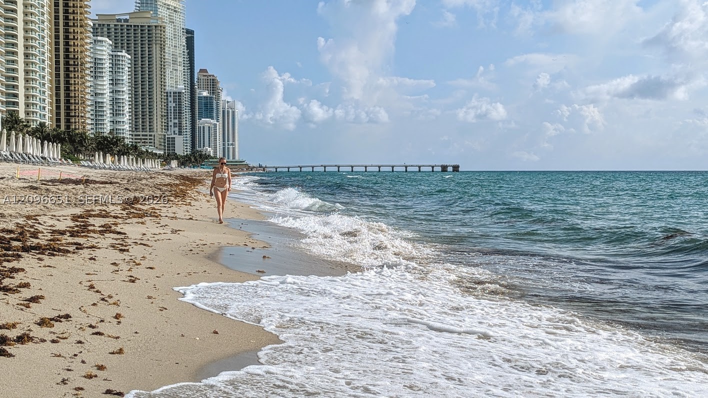 300 Bayview Dr #206 Sunny Isles Beach, FL 33160