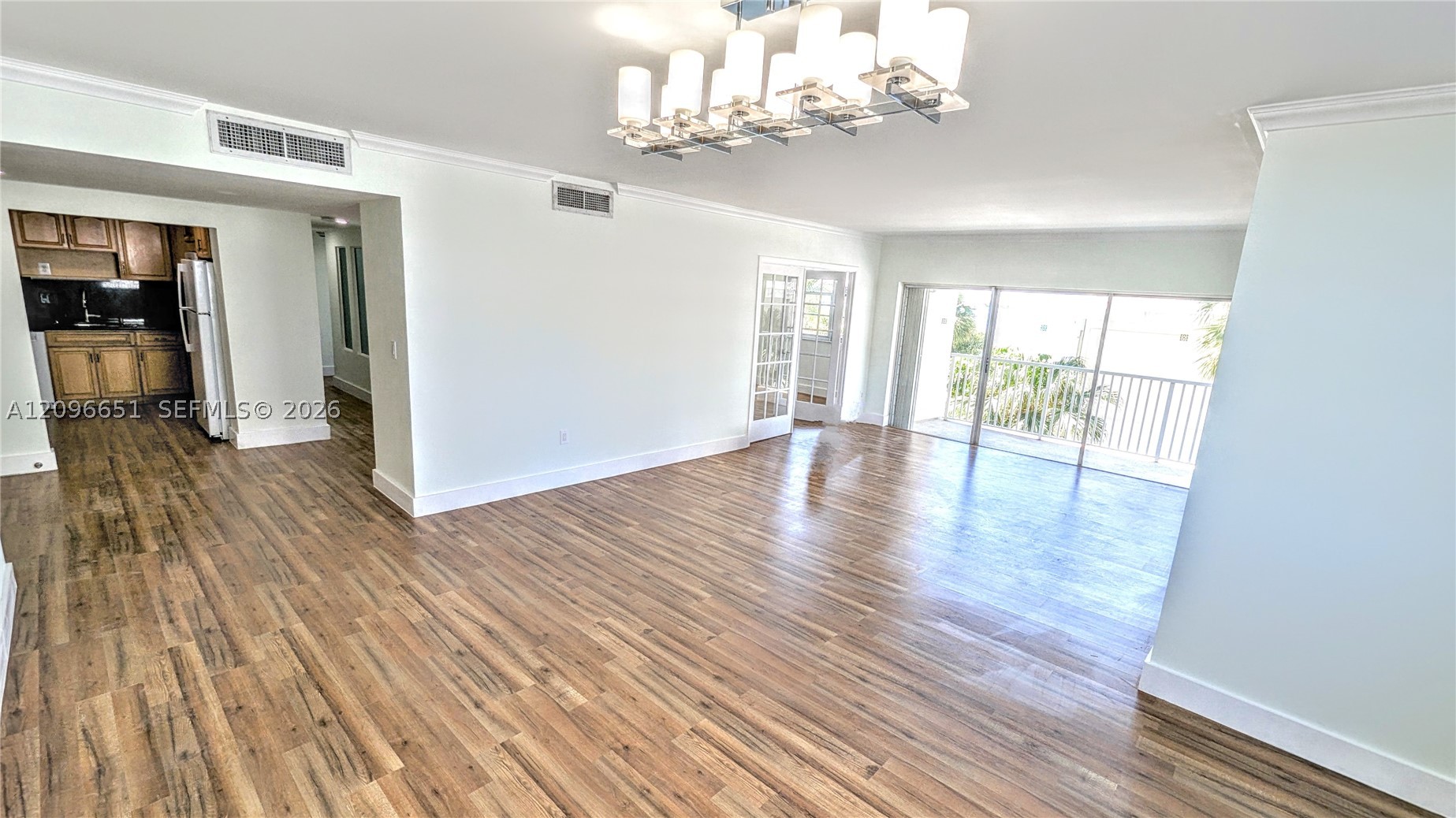 300 Bayview Dr #206 Sunny Isles Beach, FL 33160