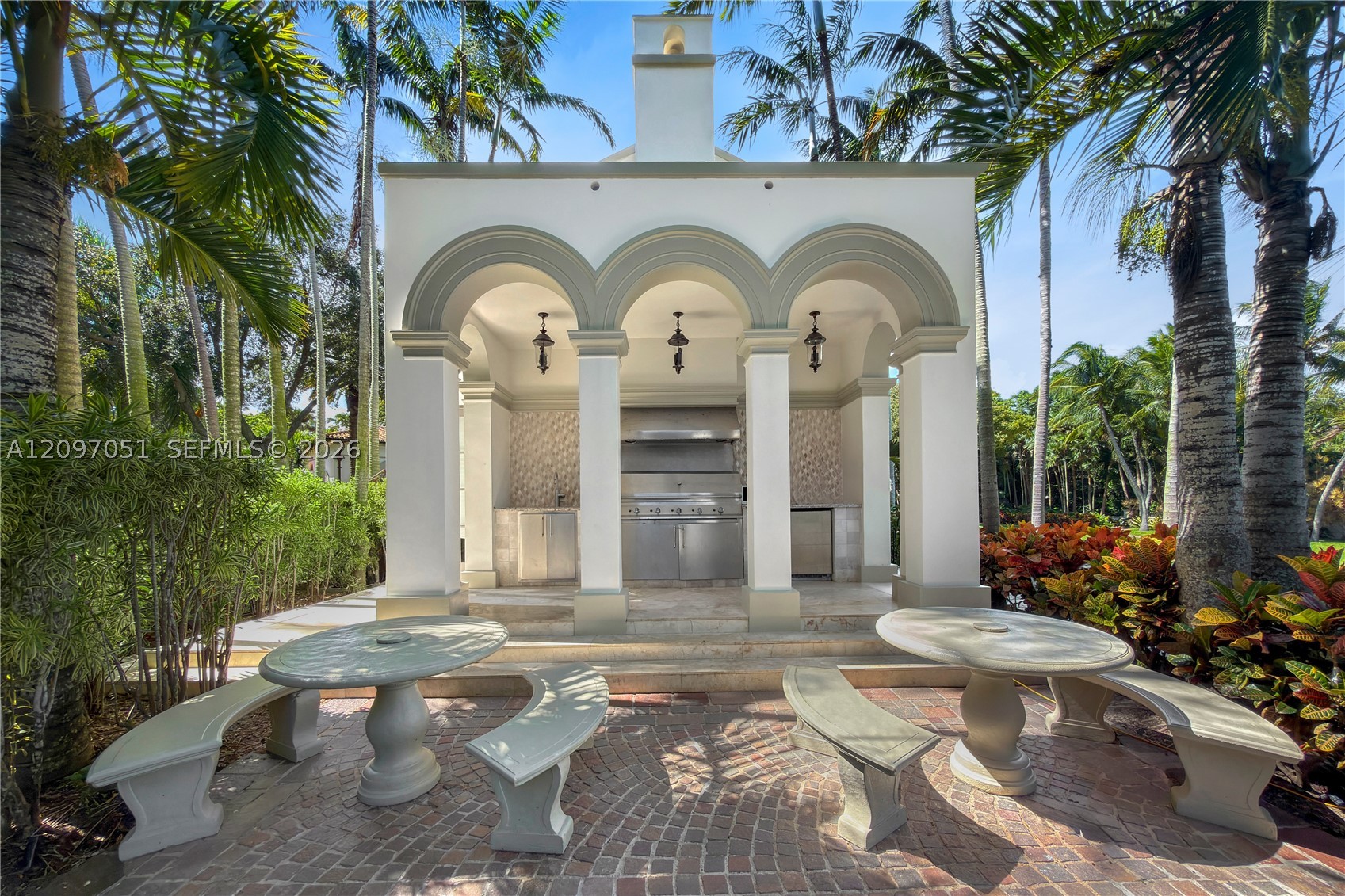 8901 Arvida Ln Coral Gables, FL 33156