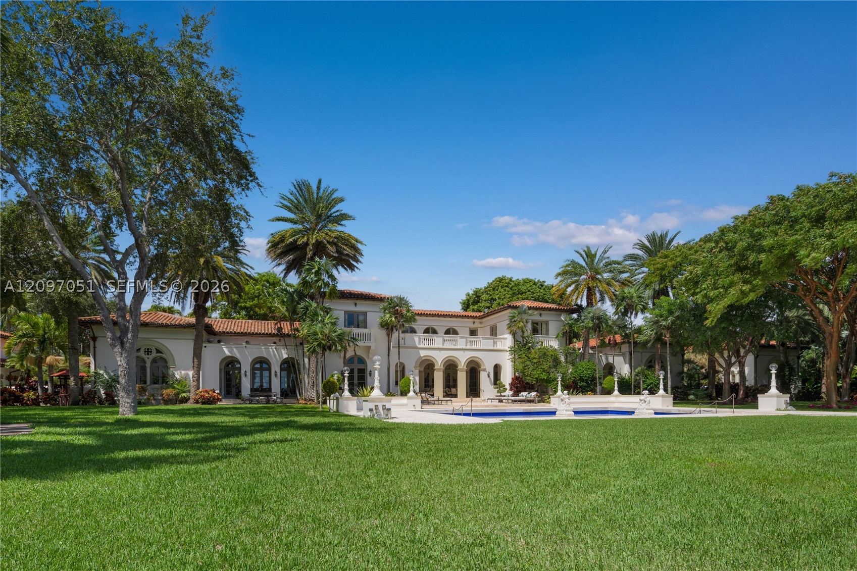 8901 Arvida Ln Coral Gables, FL 33156