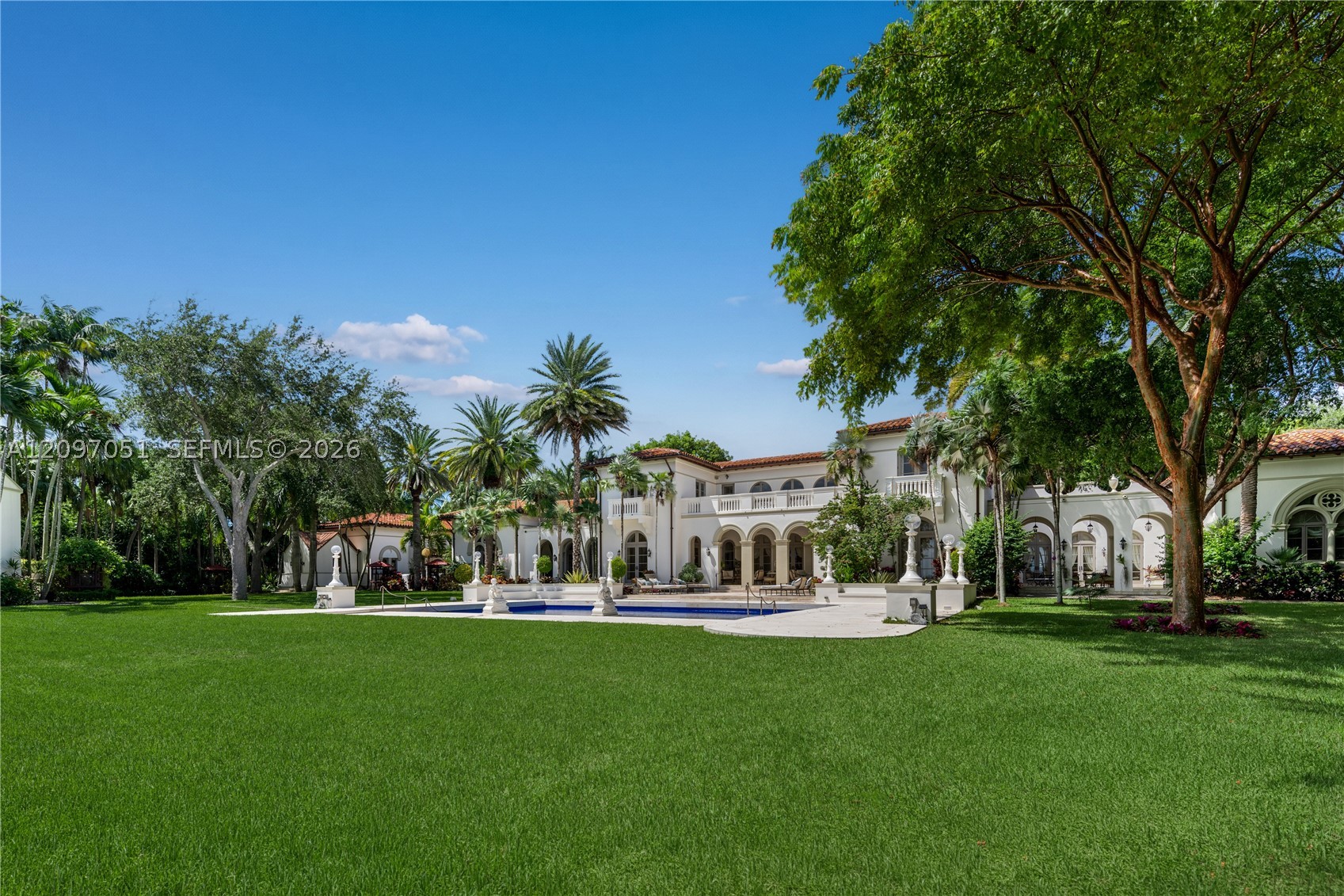 8901 Arvida Ln Coral Gables, FL 33156