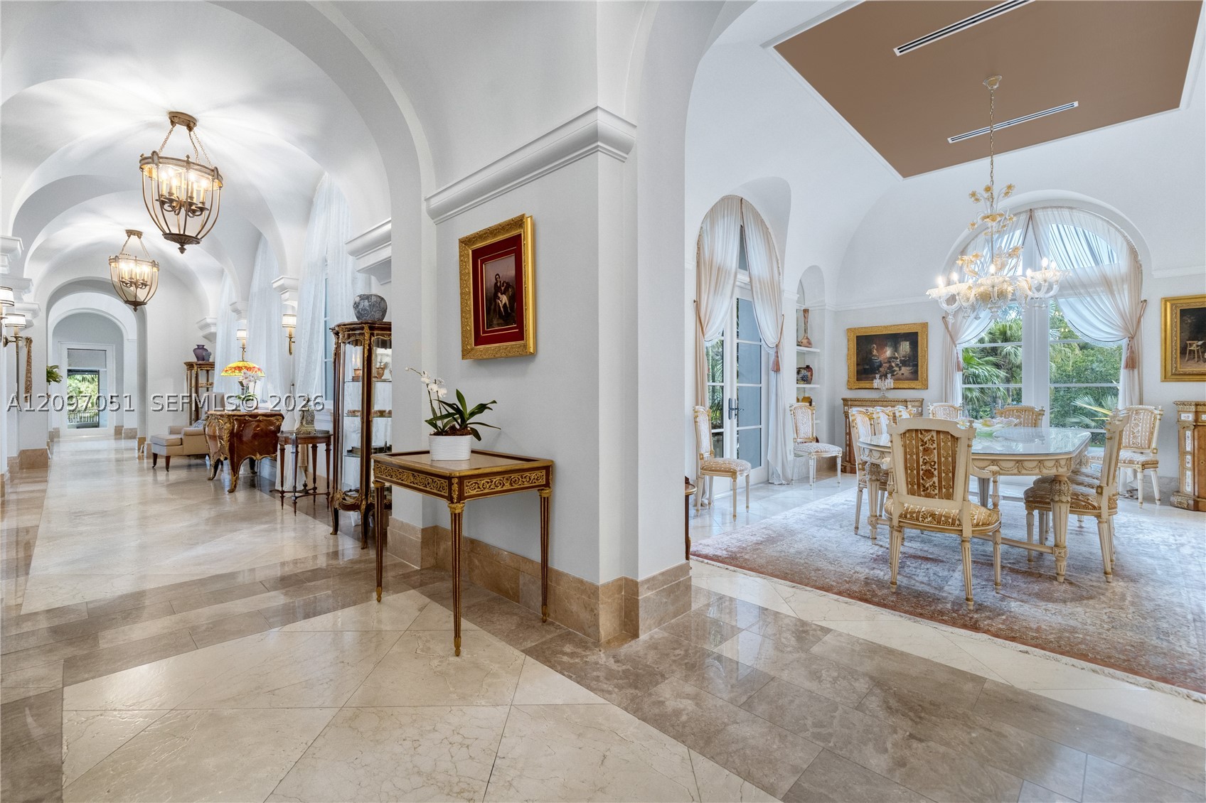 8901 Arvida Ln Coral Gables, FL 33156