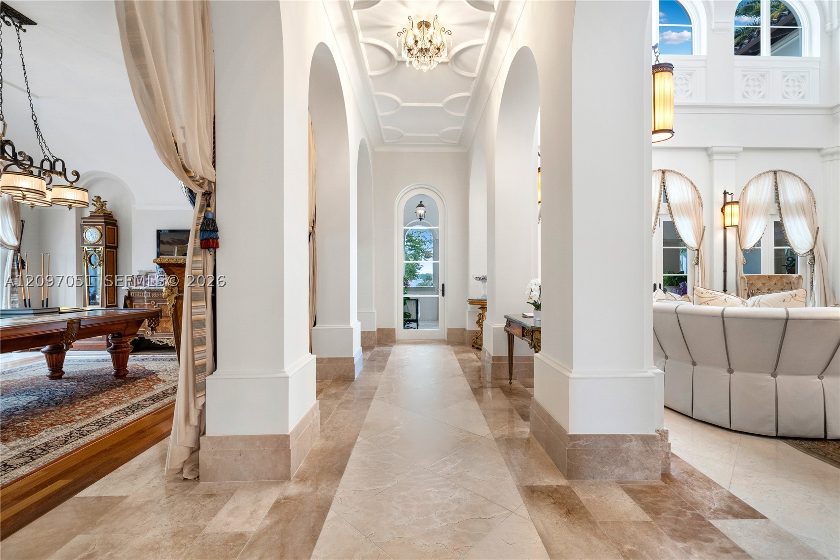 8901 Arvida Ln Coral Gables, FL 33156