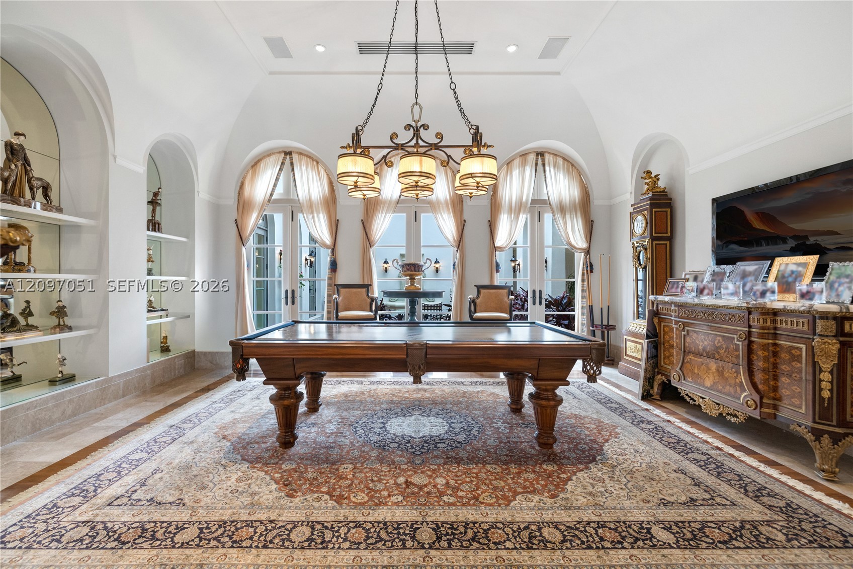 8901 Arvida Ln Coral Gables, FL 33156