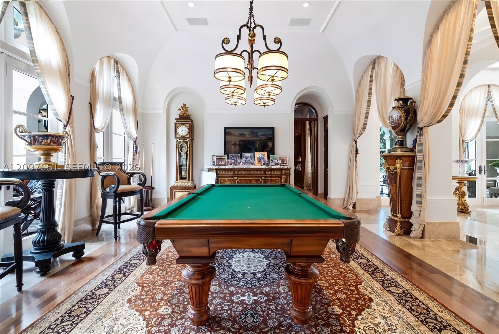 8901 Arvida Ln Coral Gables, FL 33156