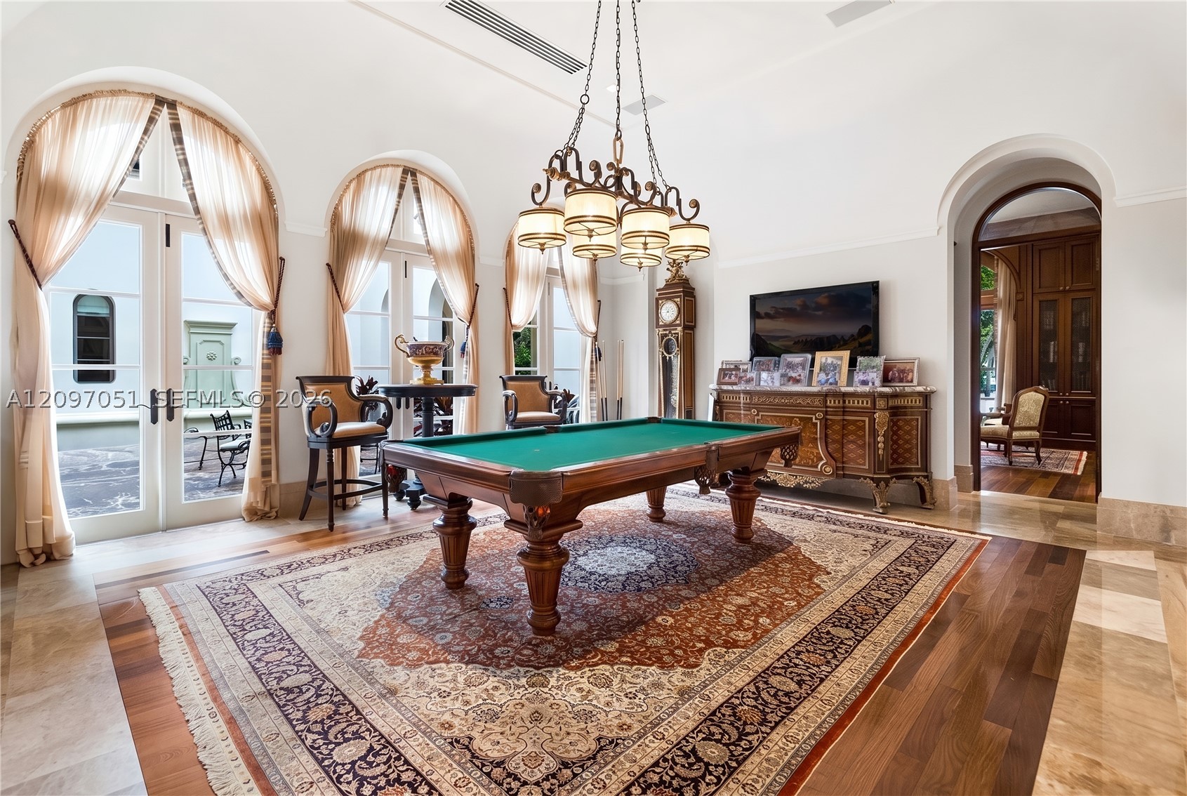 8901 Arvida Ln Coral Gables, FL 33156