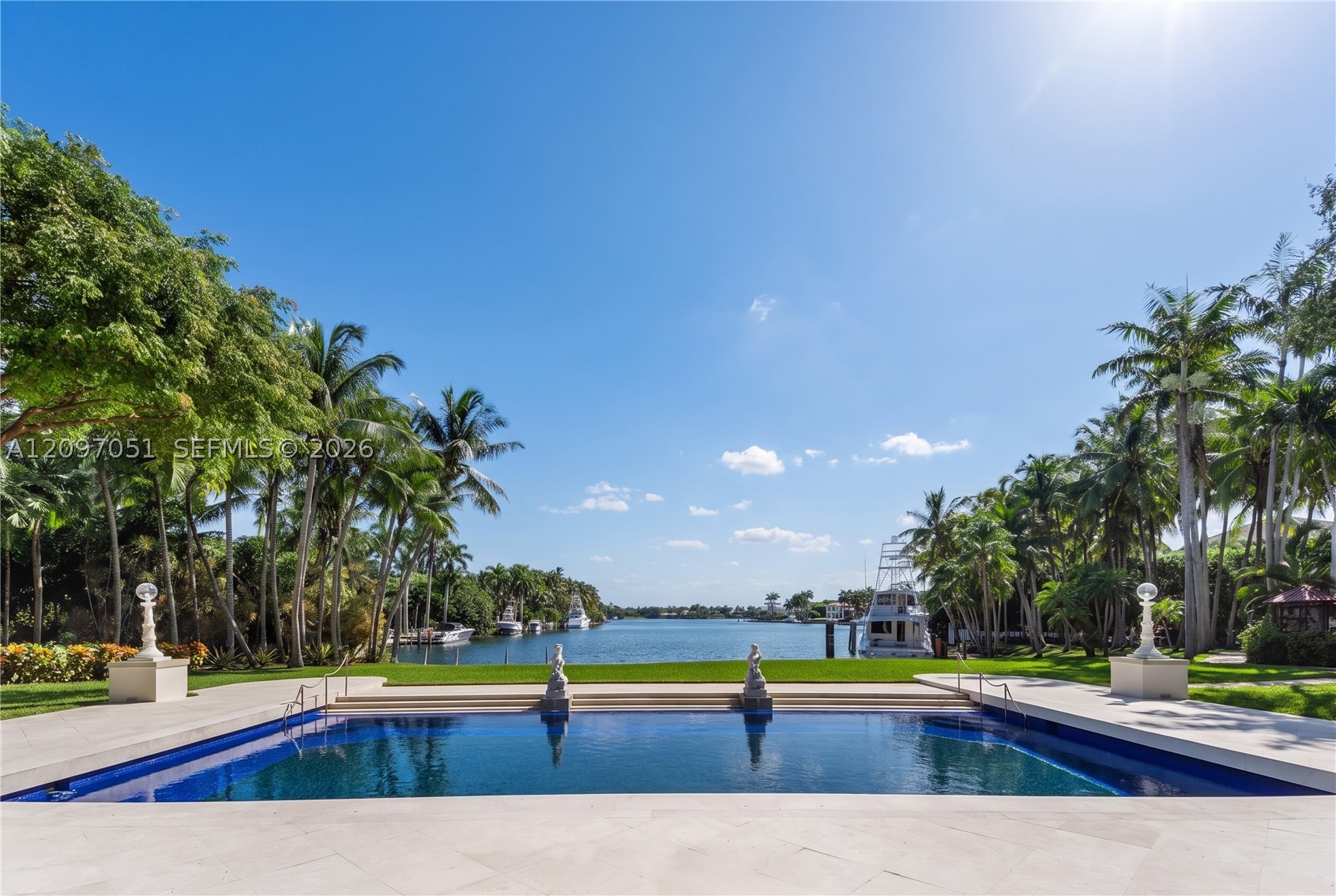 8901 Arvida Ln Coral Gables, FL 33156