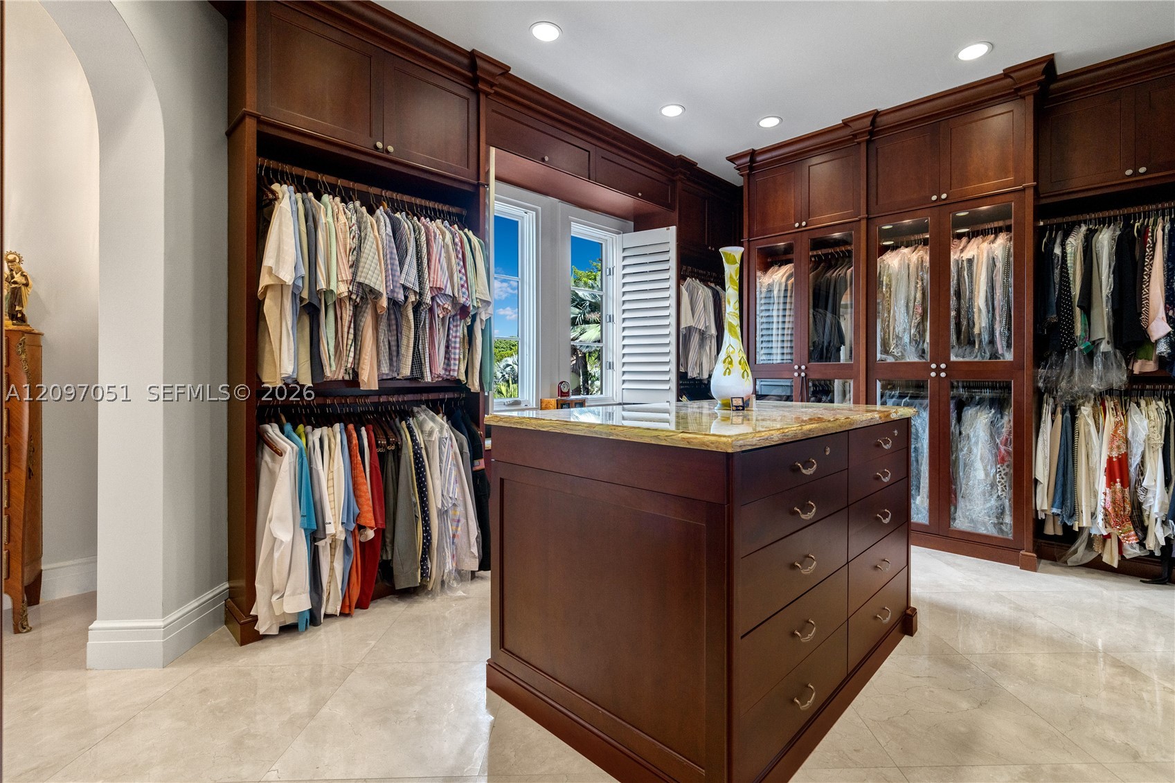 8901 Arvida Ln Coral Gables, FL 33156