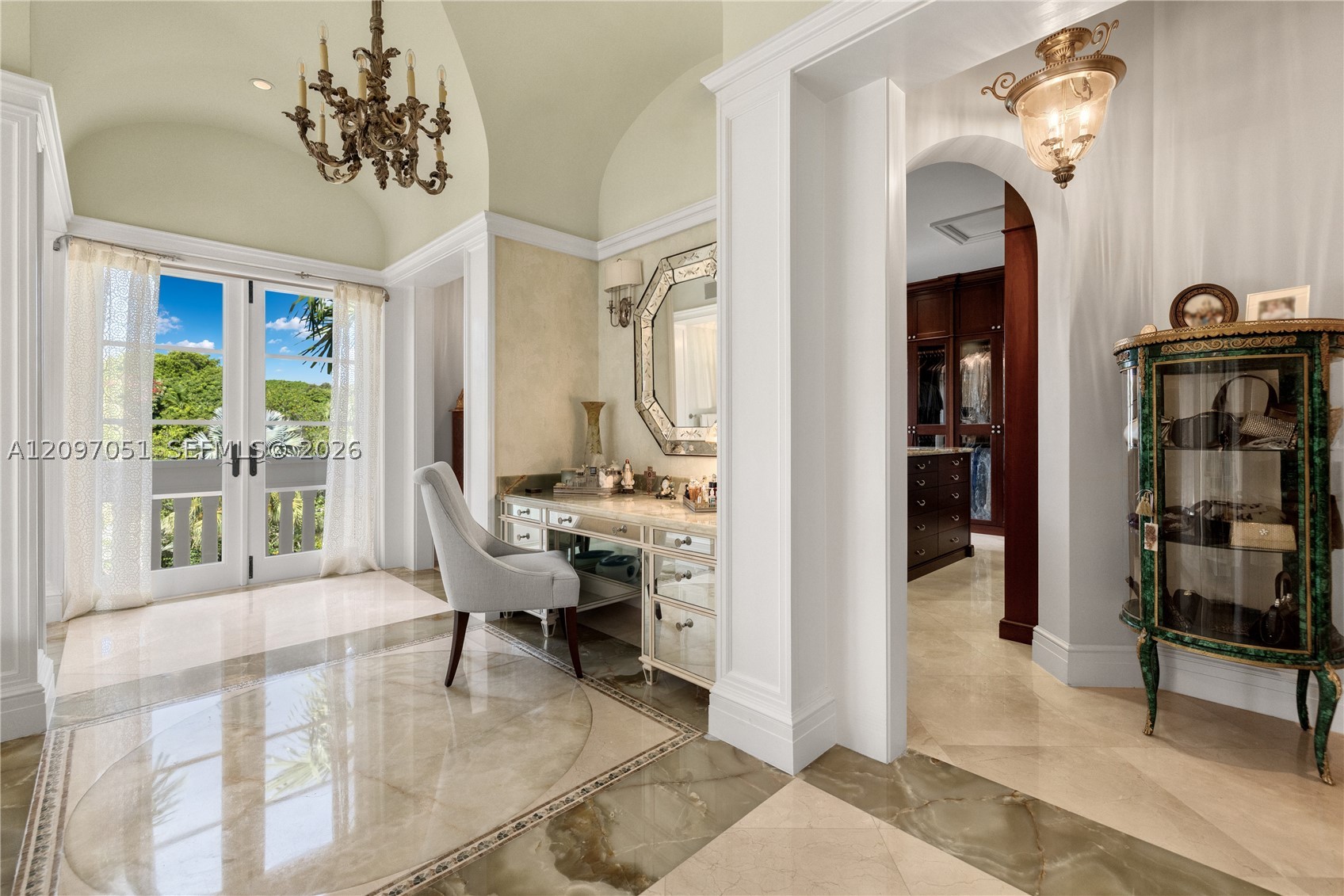 8901 Arvida Ln Coral Gables, FL 33156