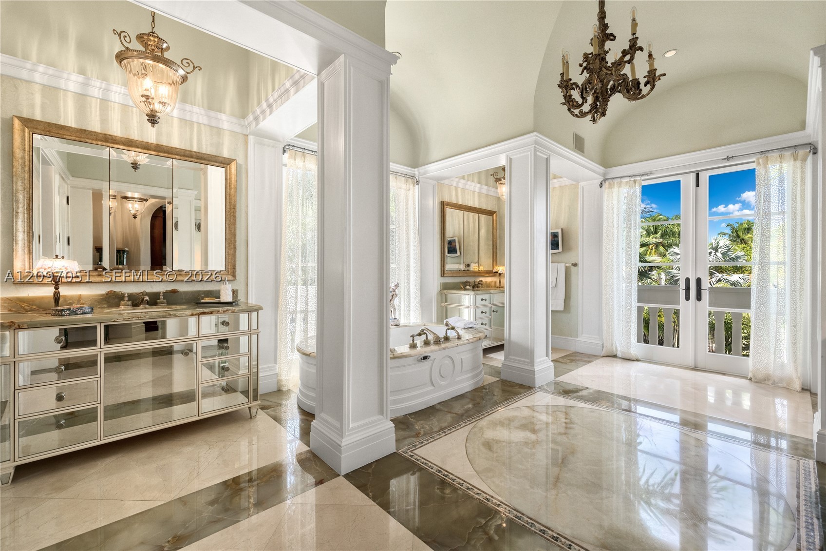 8901 Arvida Ln Coral Gables, FL 33156