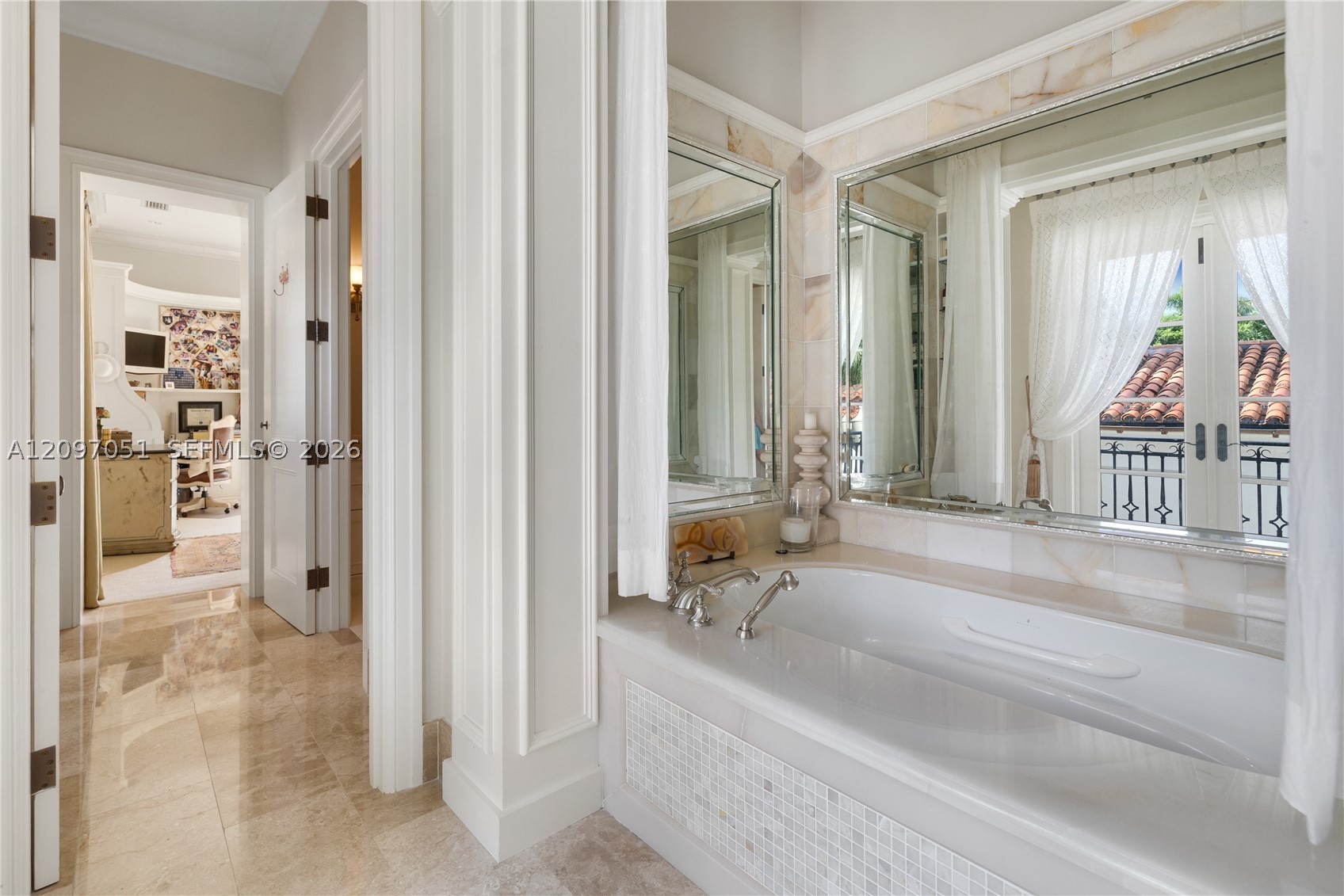 8901 Arvida Ln Coral Gables, FL 33156
