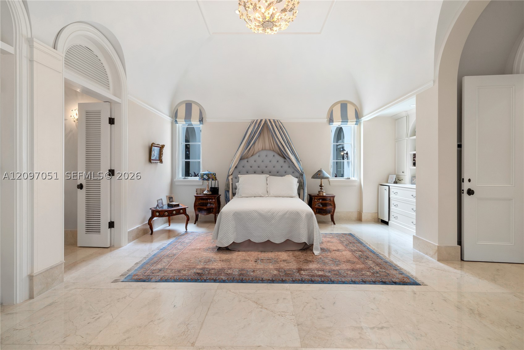 8901 Arvida Ln Coral Gables, FL 33156