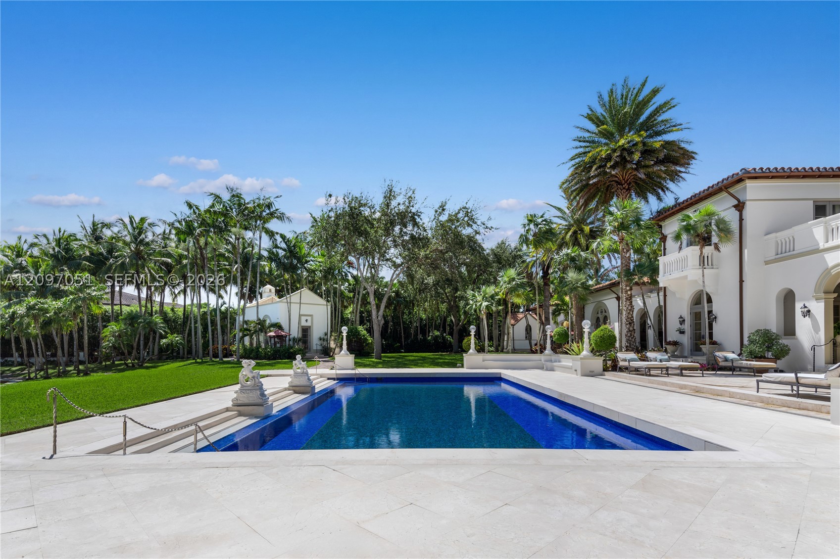 8901 Arvida Ln Coral Gables, FL 33156