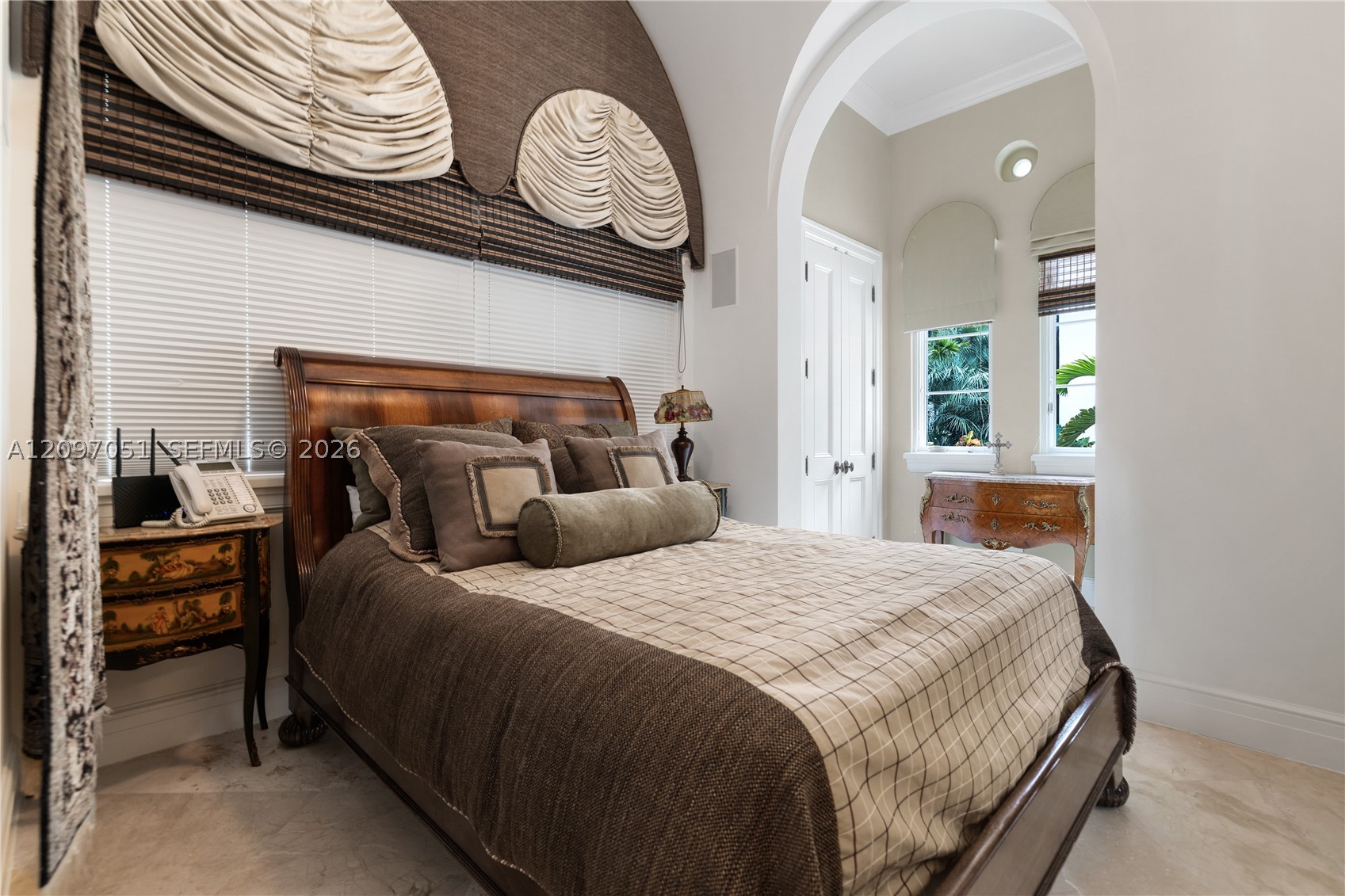 8901 Arvida Ln Coral Gables, FL 33156