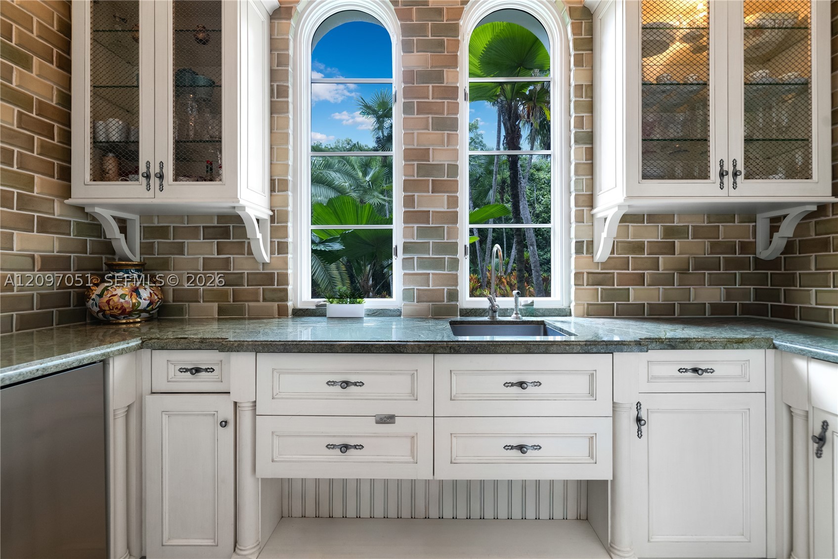 8901 Arvida Ln Coral Gables, FL 33156