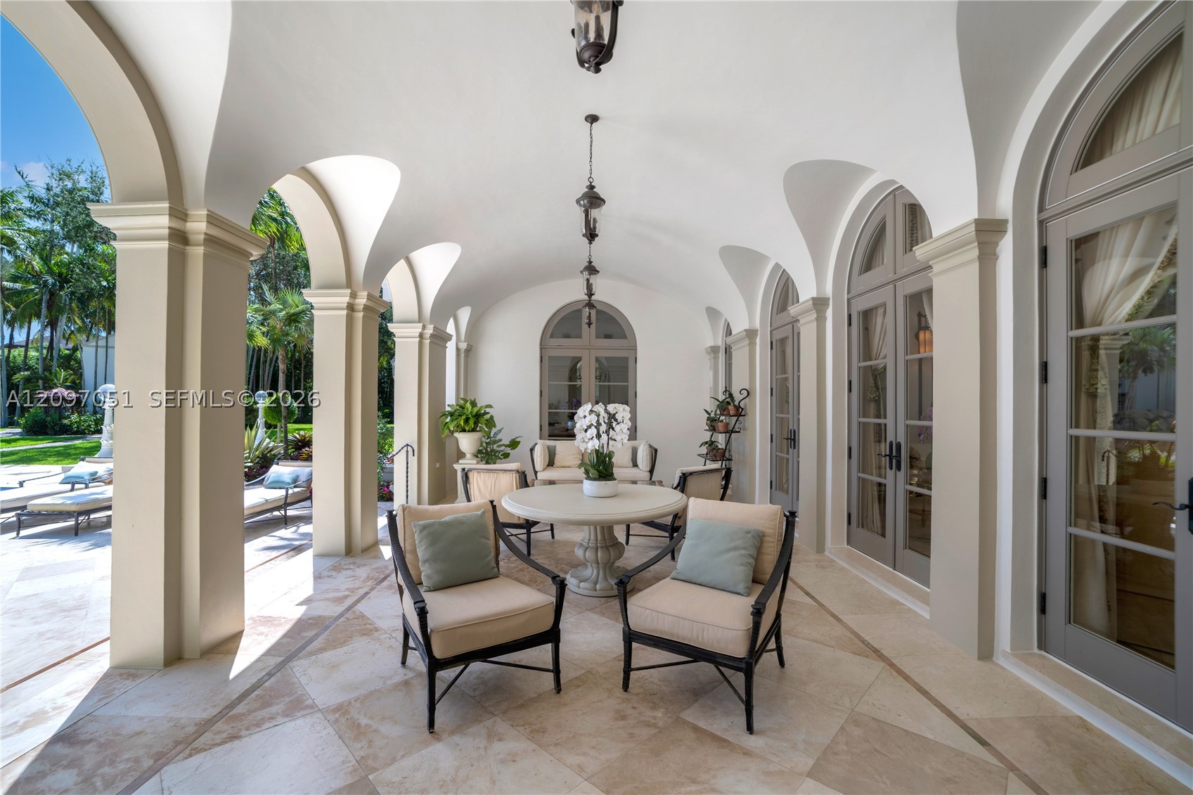 8901 Arvida Ln Coral Gables, FL 33156