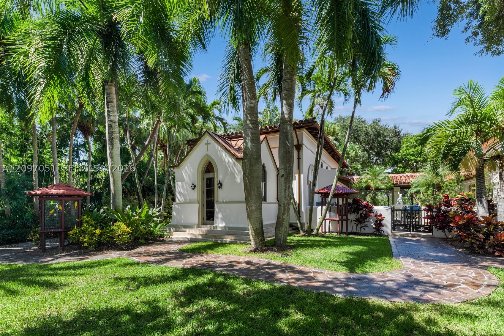 8901 Arvida Ln Coral Gables, FL 33156