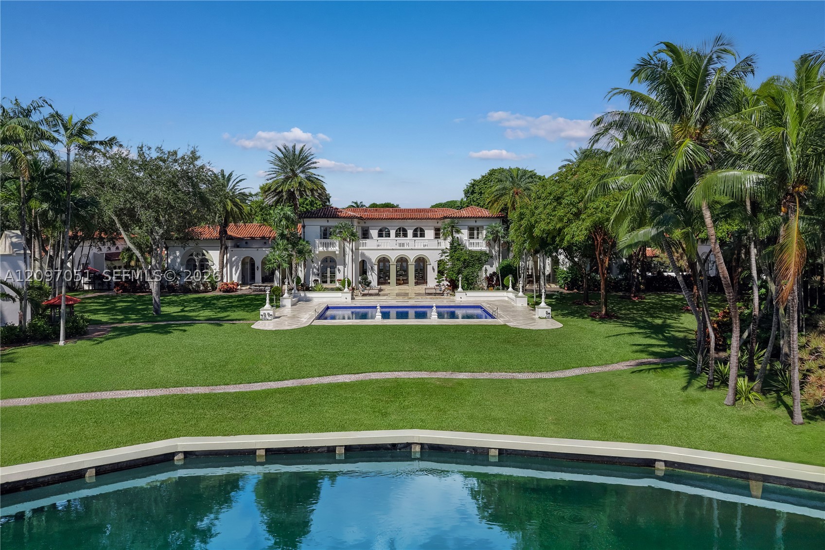 8901 Arvida Ln Coral Gables, FL 33156