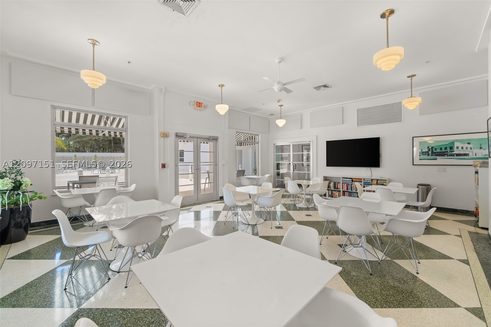 4925 Collins Ave #4A Miami Beach, FL 33140