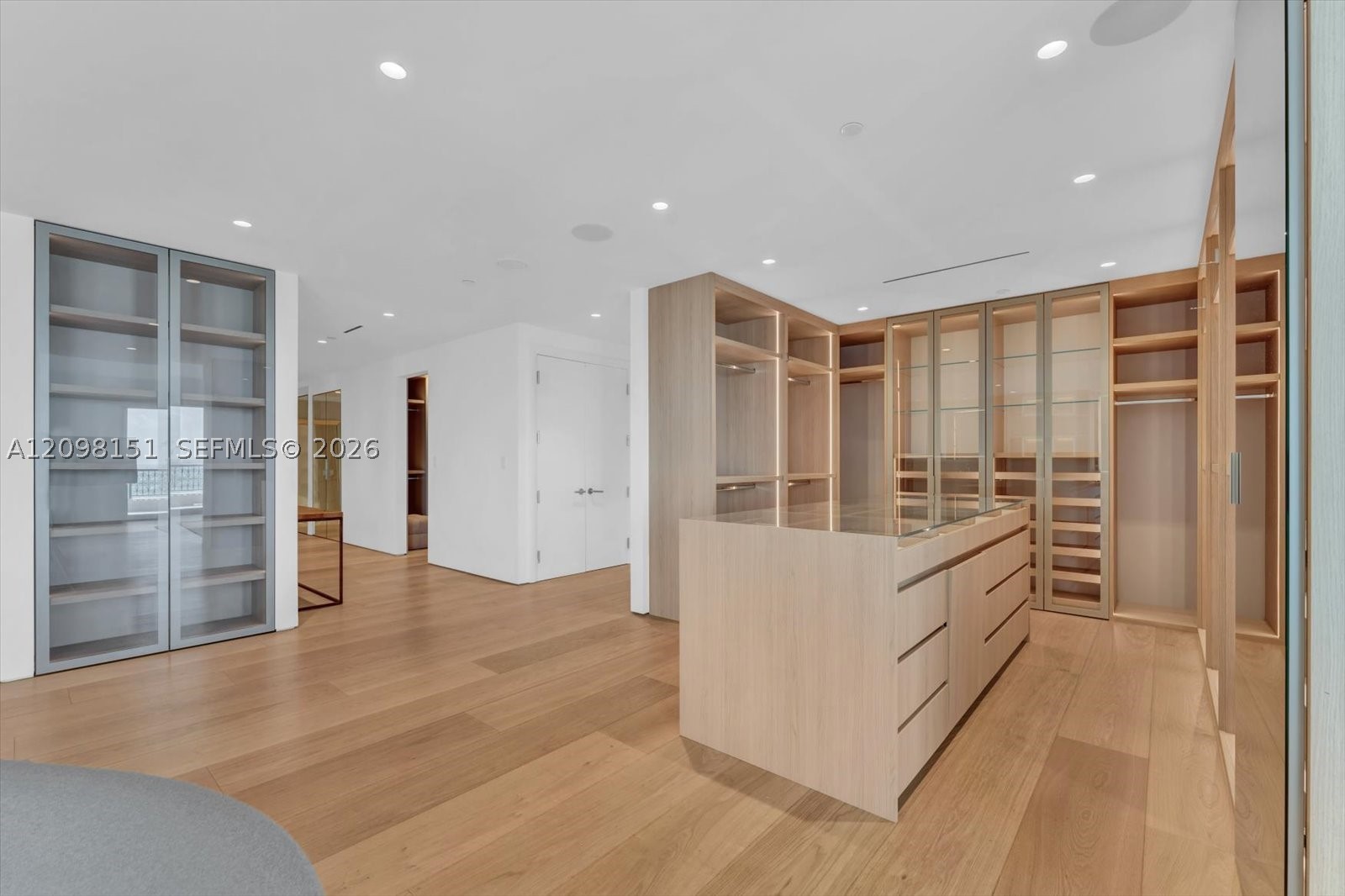 7724 Fisher Is Dr #7724 Miami Beach, FL 33109