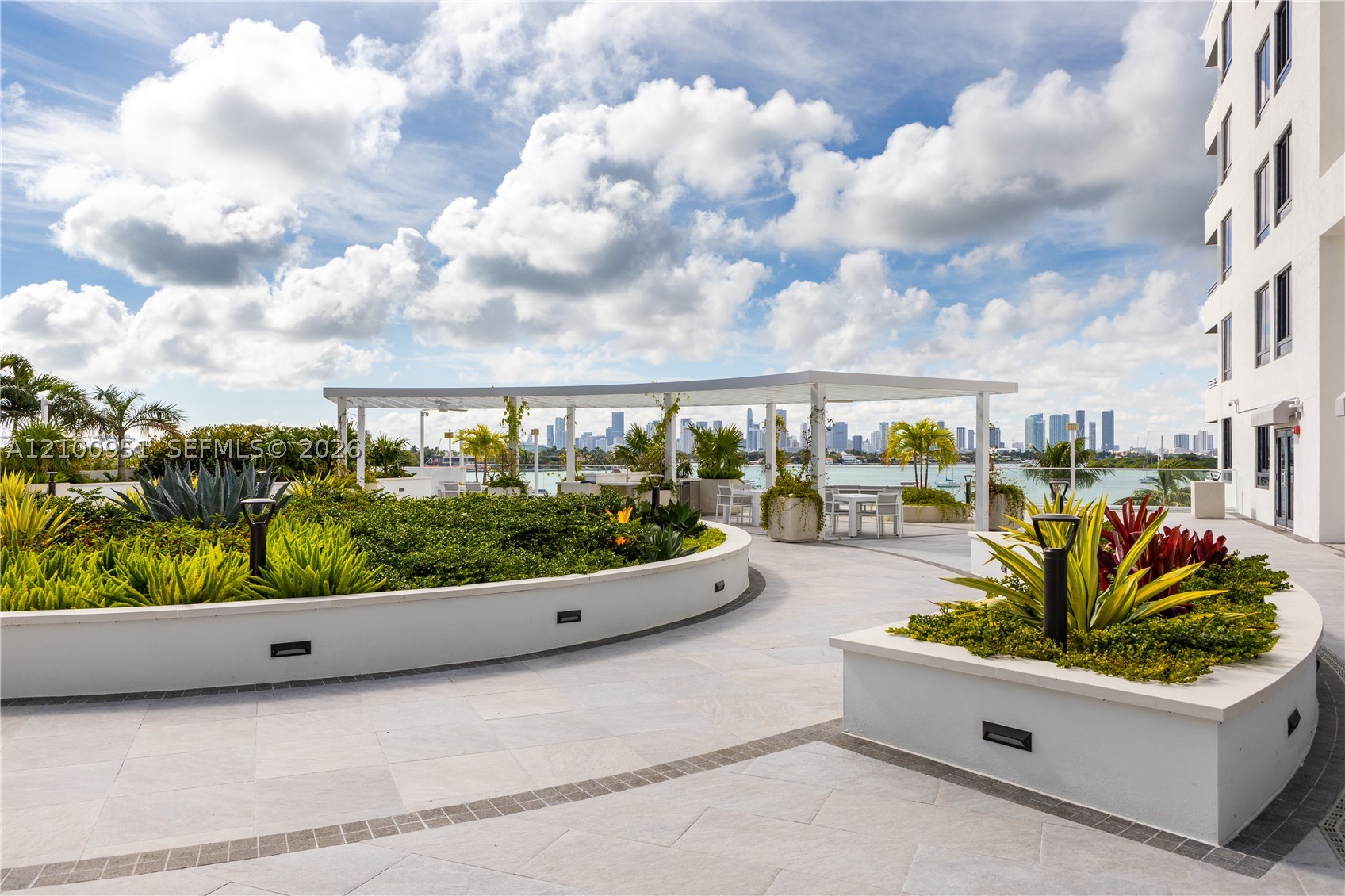 image The Waverly at South Beach41