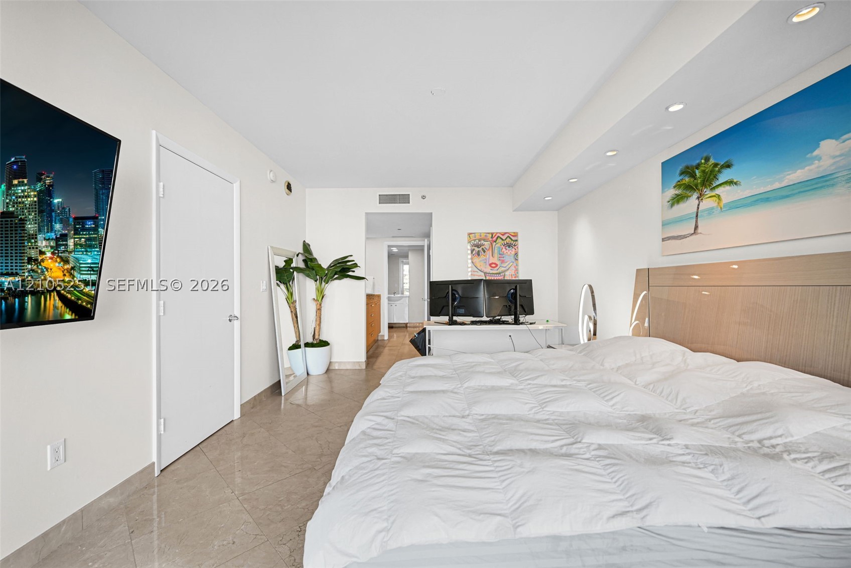 image Beach Club 127