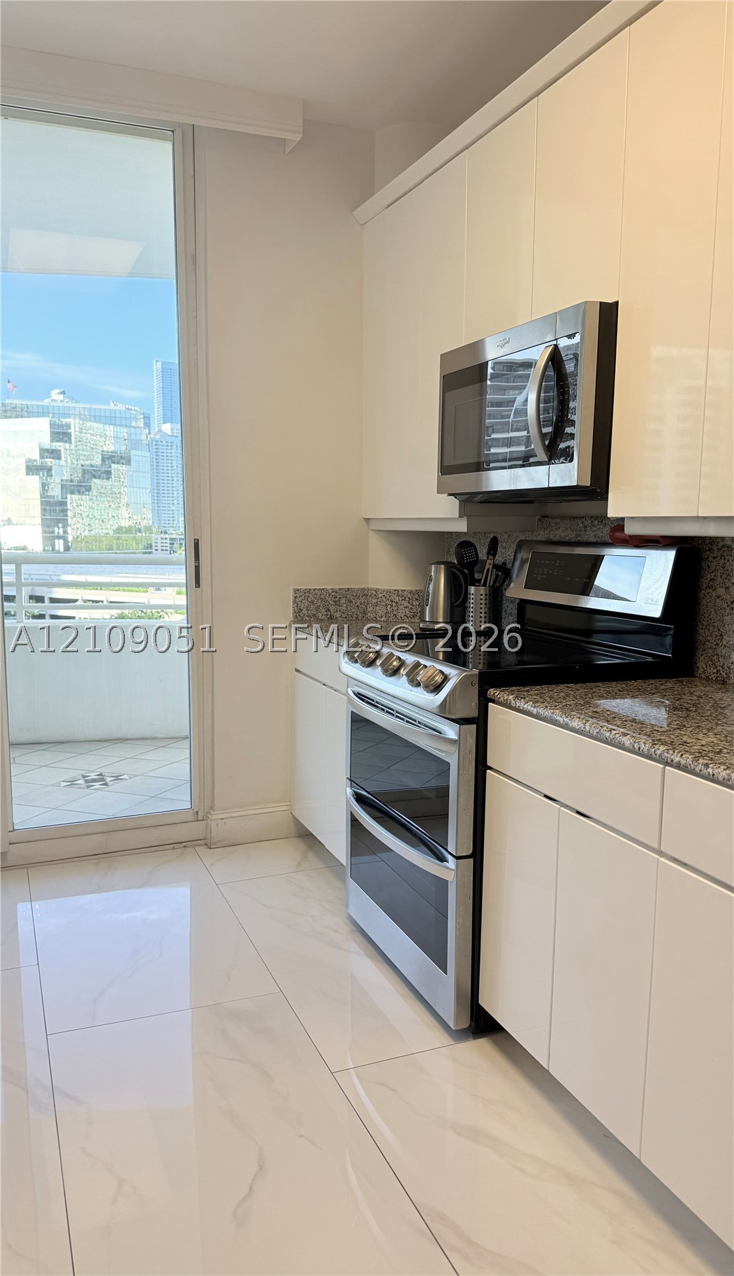 888 Brickell Key Dr #903 Miami, FL 33131