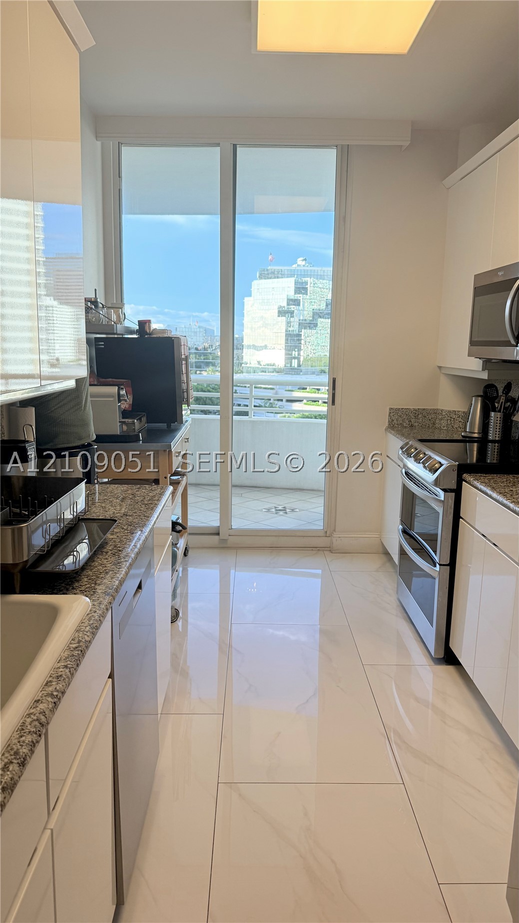 888 Brickell Key Dr #903 Miami, FL 33131