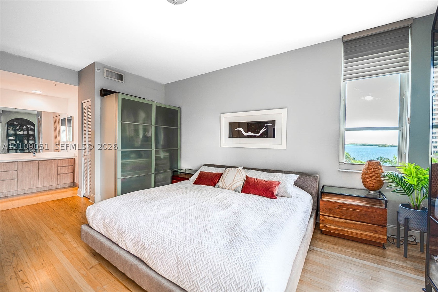 888 Brickell Key Dr #903 Miami, FL 33131