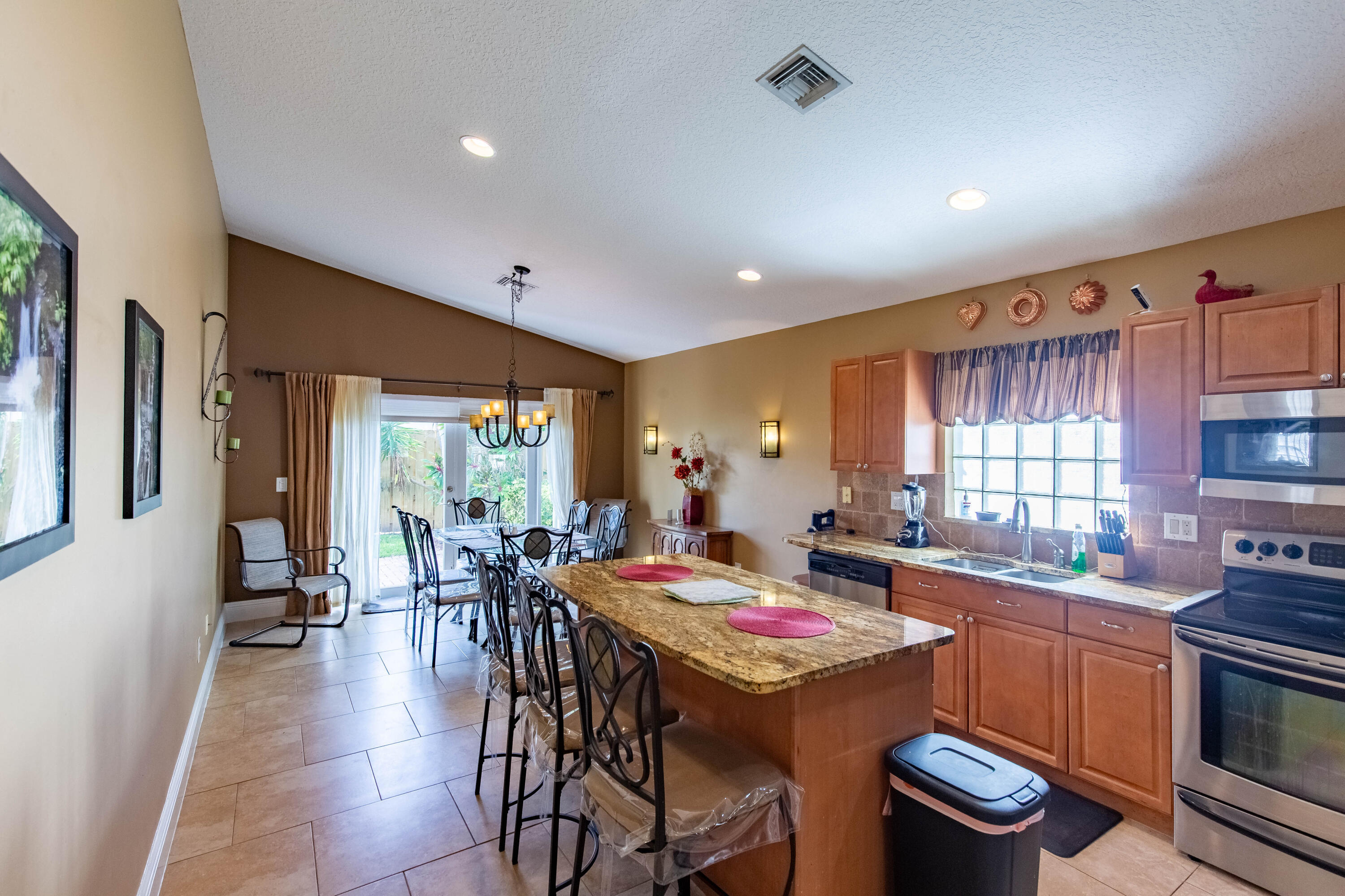 10746 Oak Bnd Wellington, FL 33414