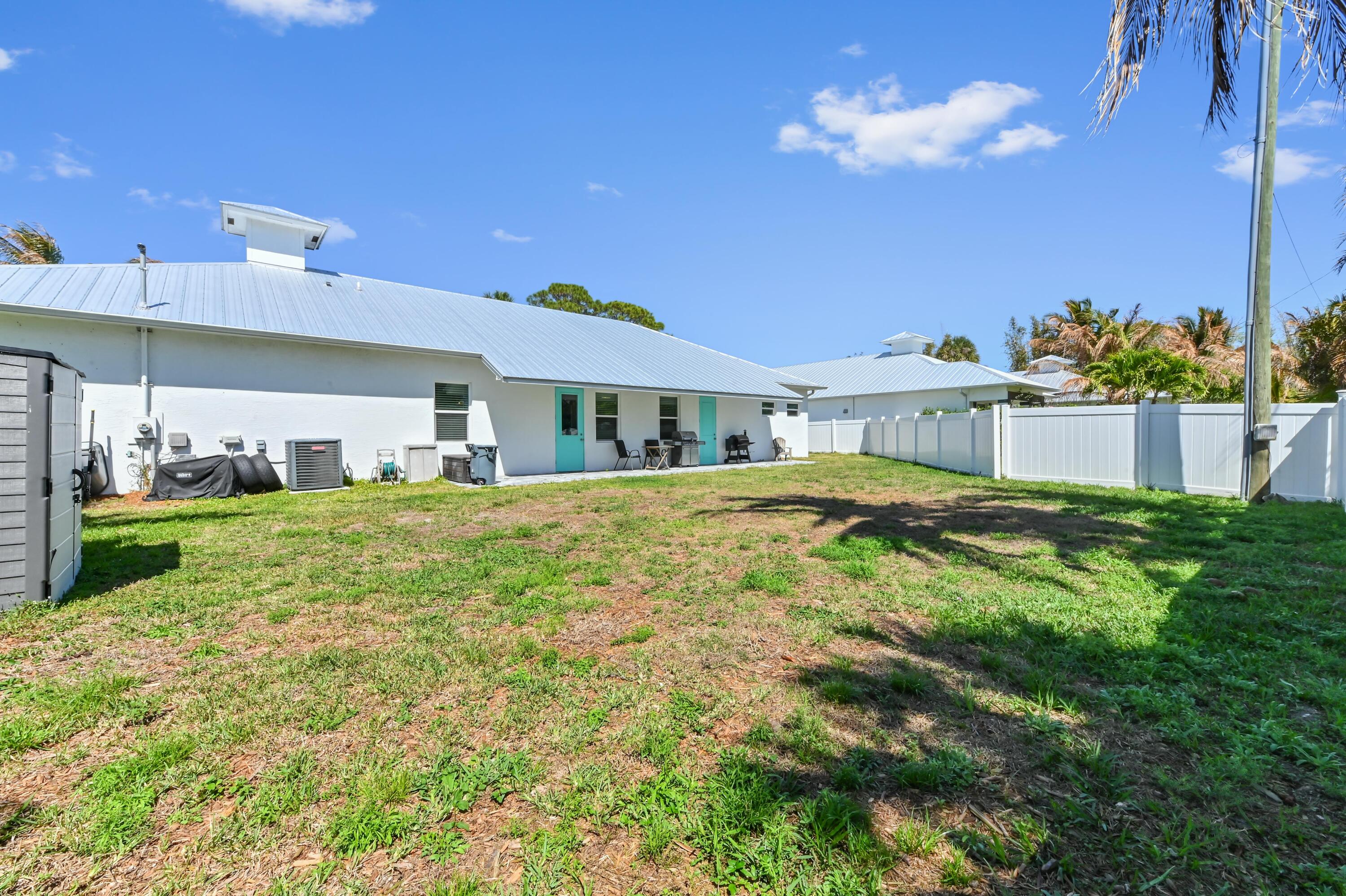 443 SE Dolphin Stuart, FL 34996