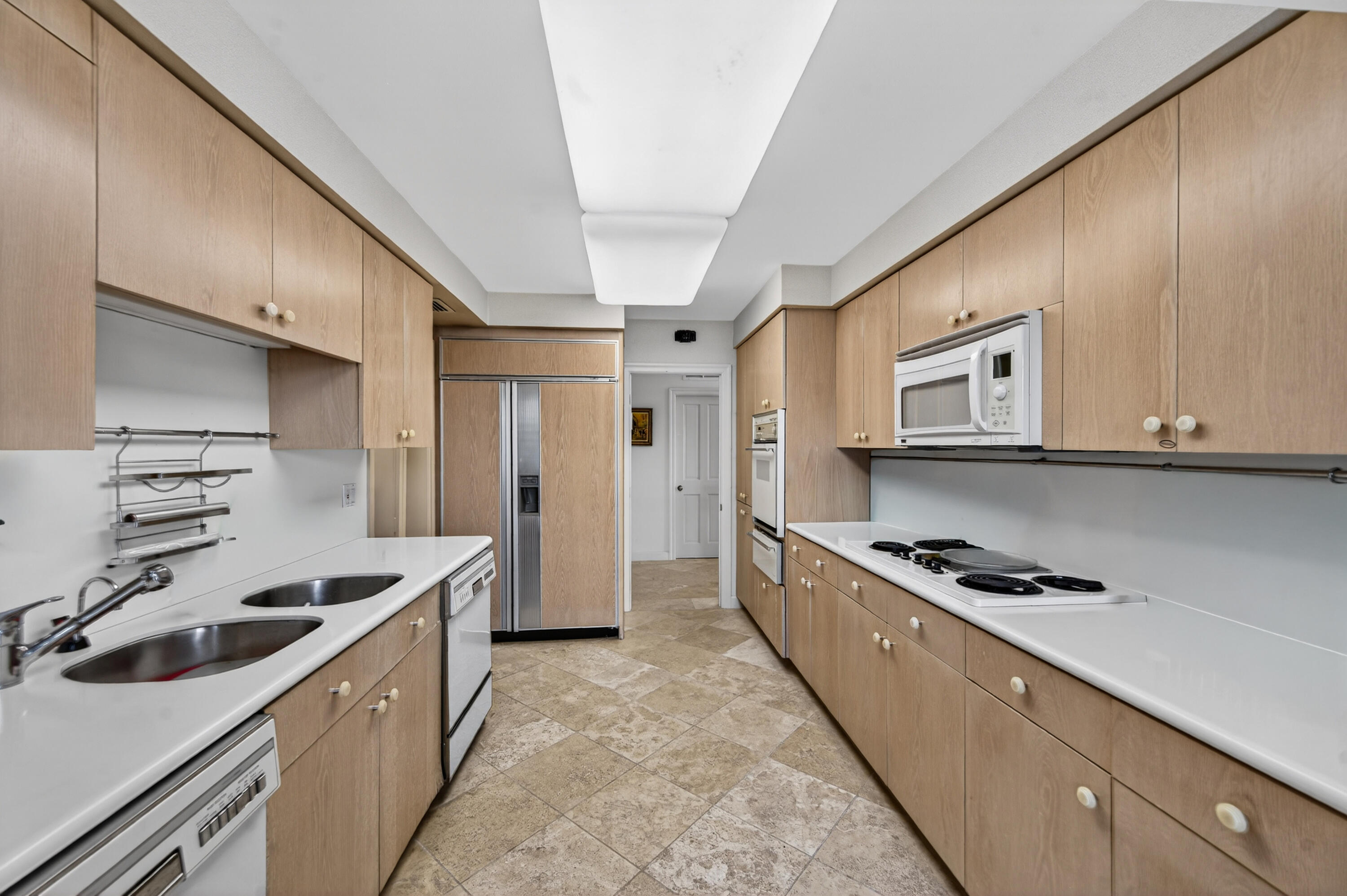 5500 Collins #302 Miami Beach, FL 33140