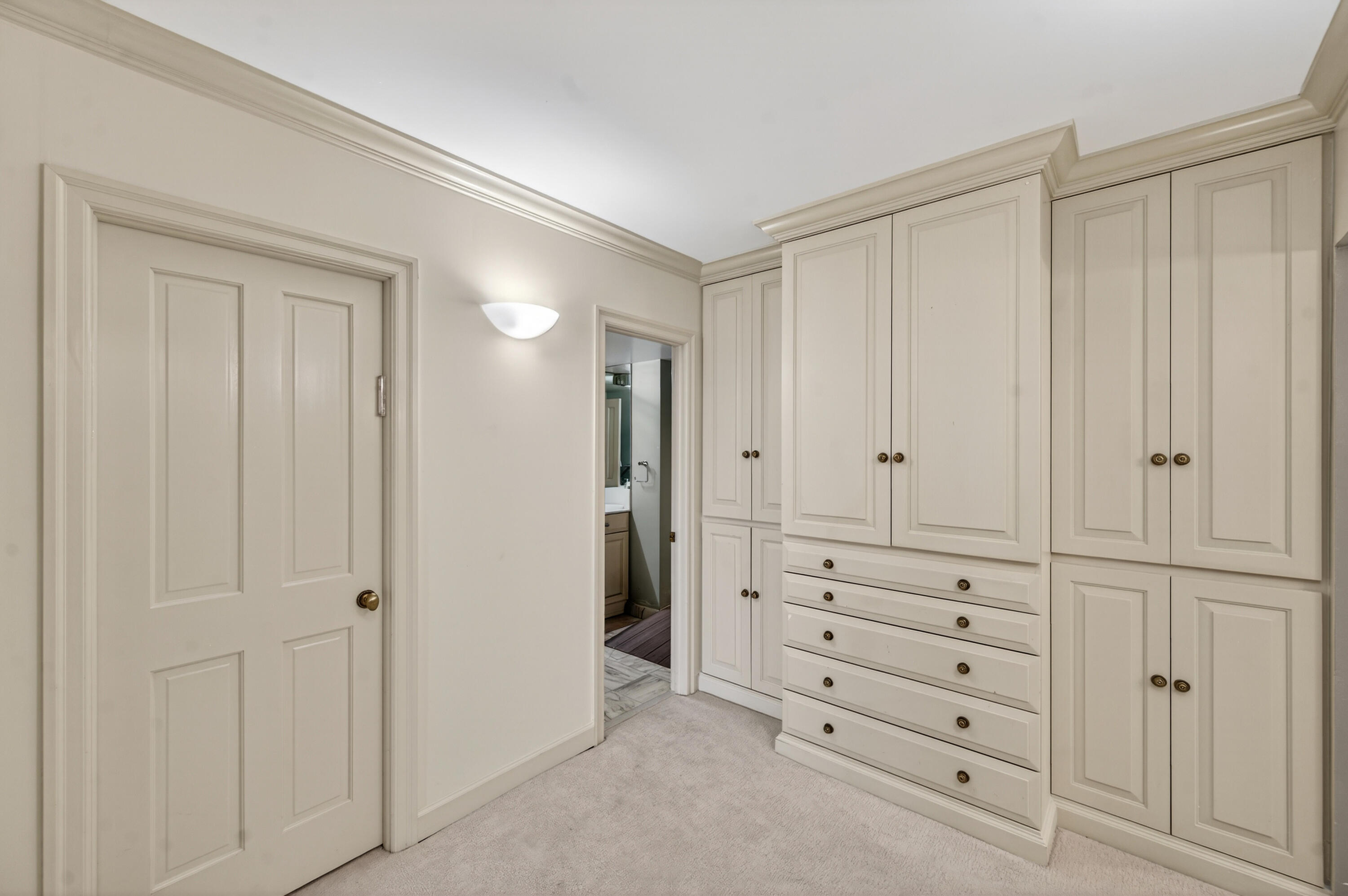 5500 Collins #302 Miami Beach, FL 33140