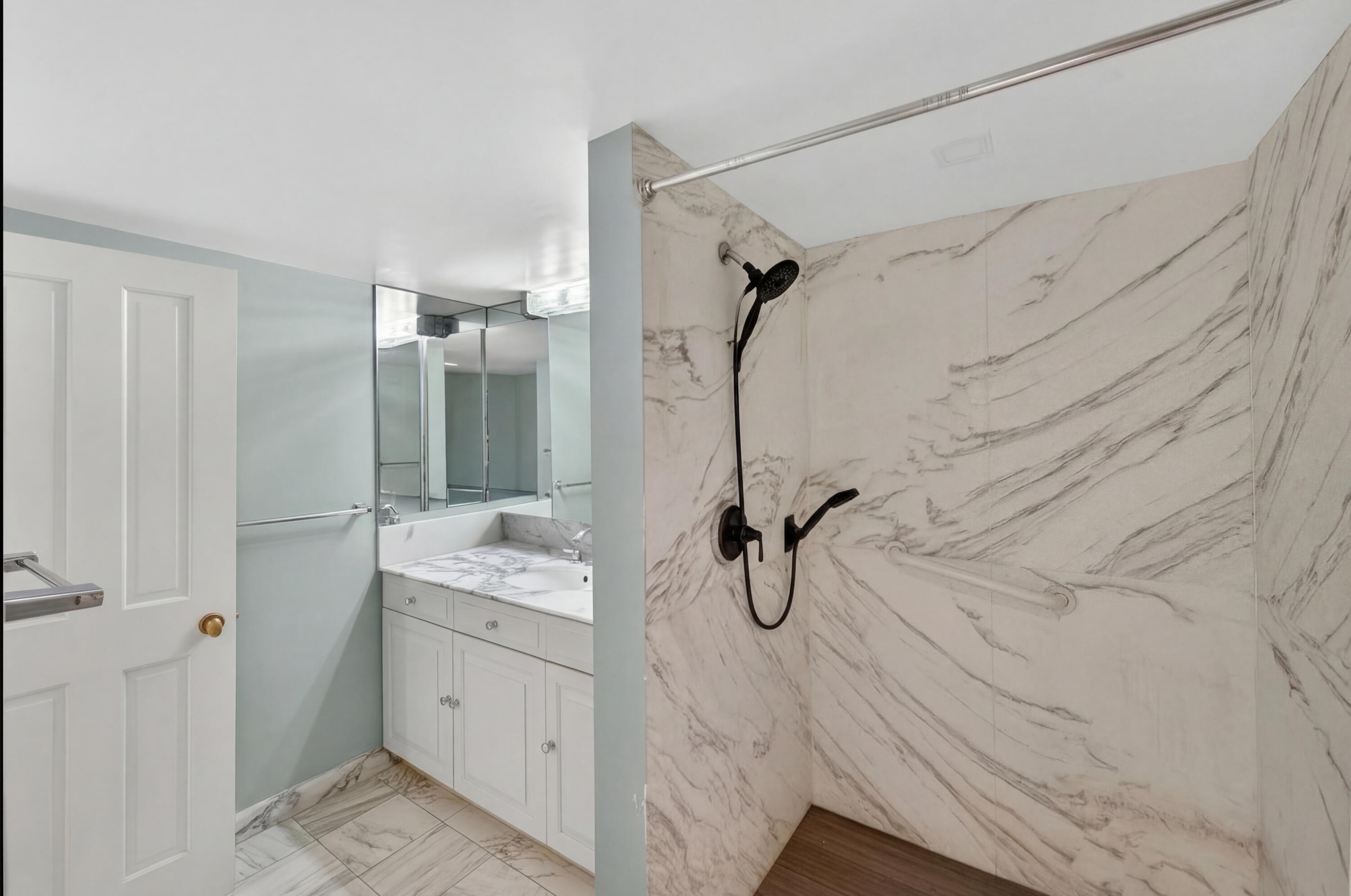 5500 Collins #302 Miami Beach, FL 33140