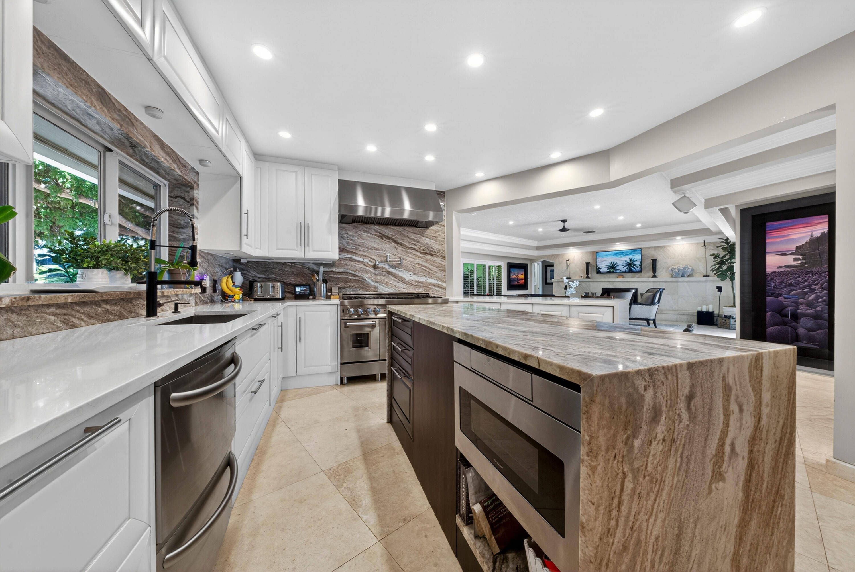 2460 Bayview Fort Lauderdale, FL 33305