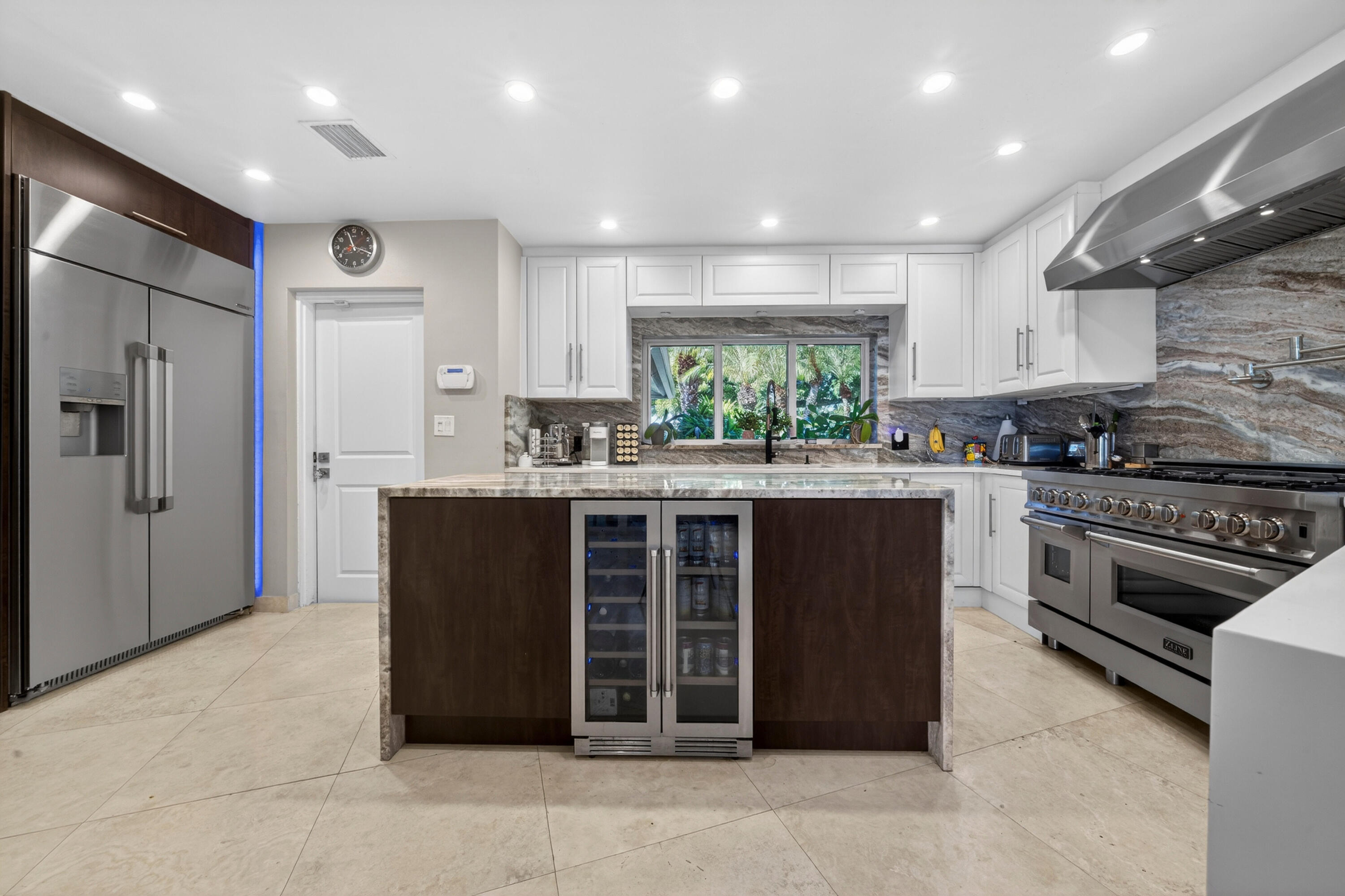 2460 Bayview Fort Lauderdale, FL 33305