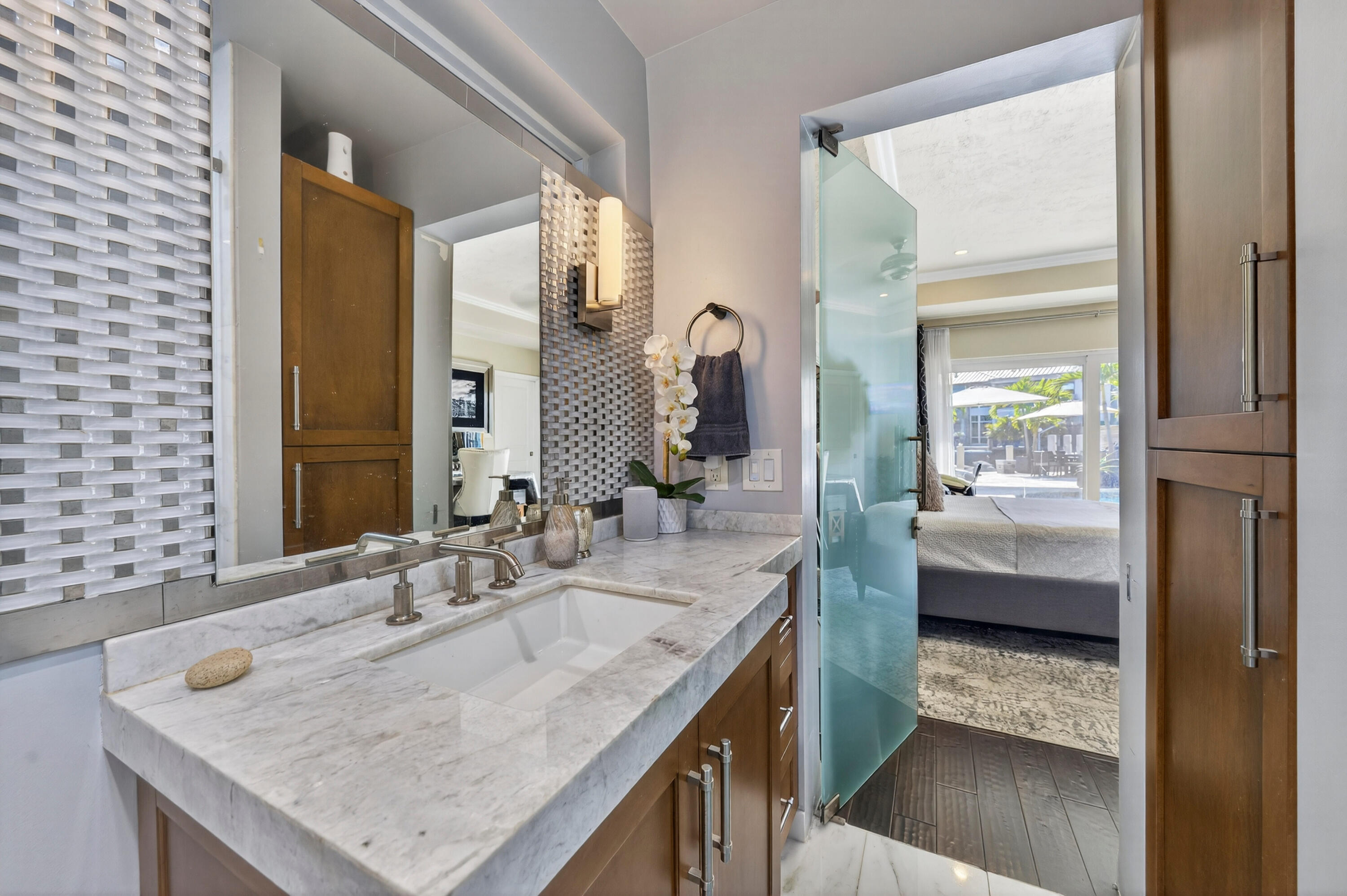 2460 Bayview Fort Lauderdale, FL 33305