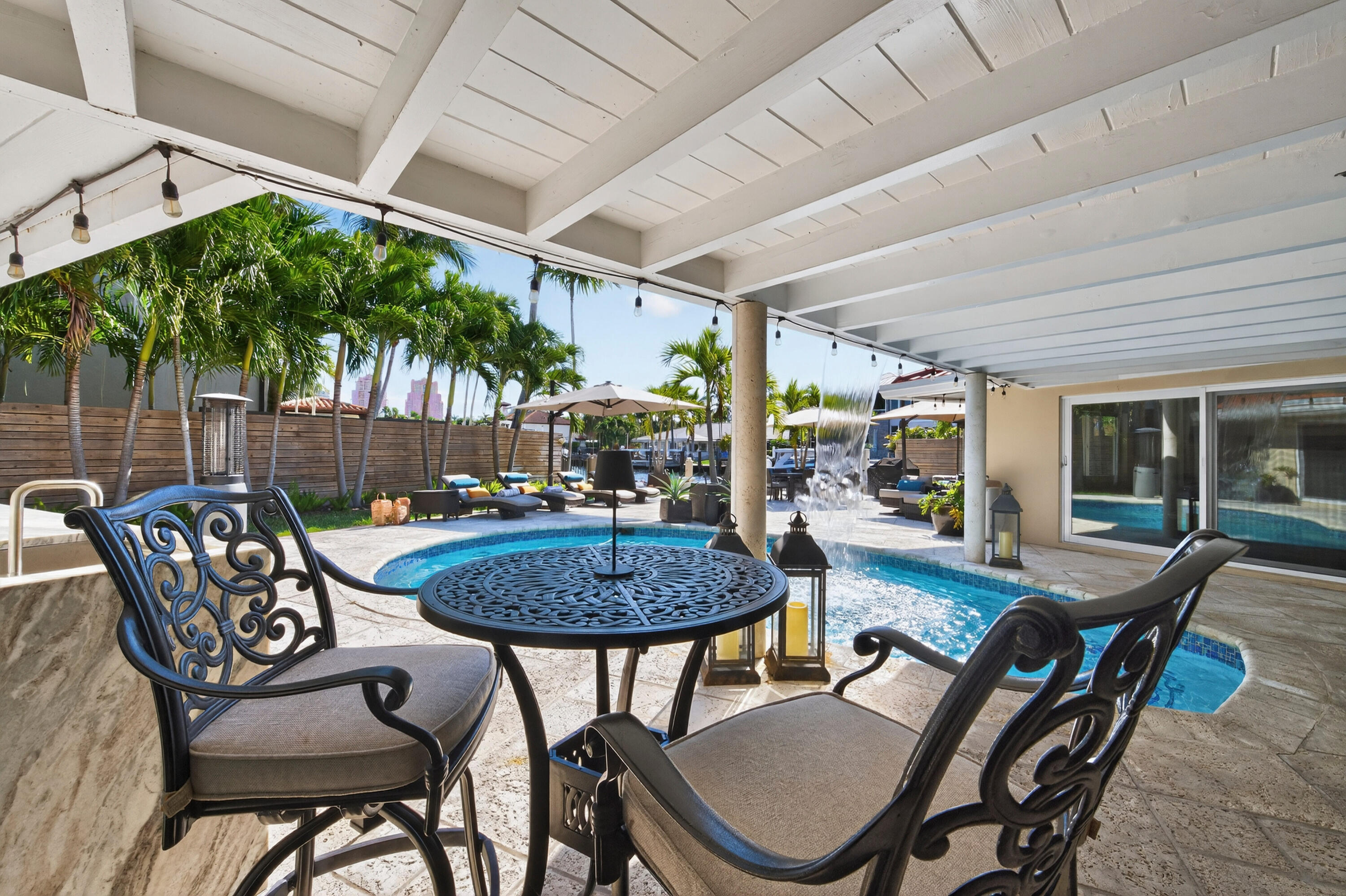 2460 Bayview Fort Lauderdale, FL 33305