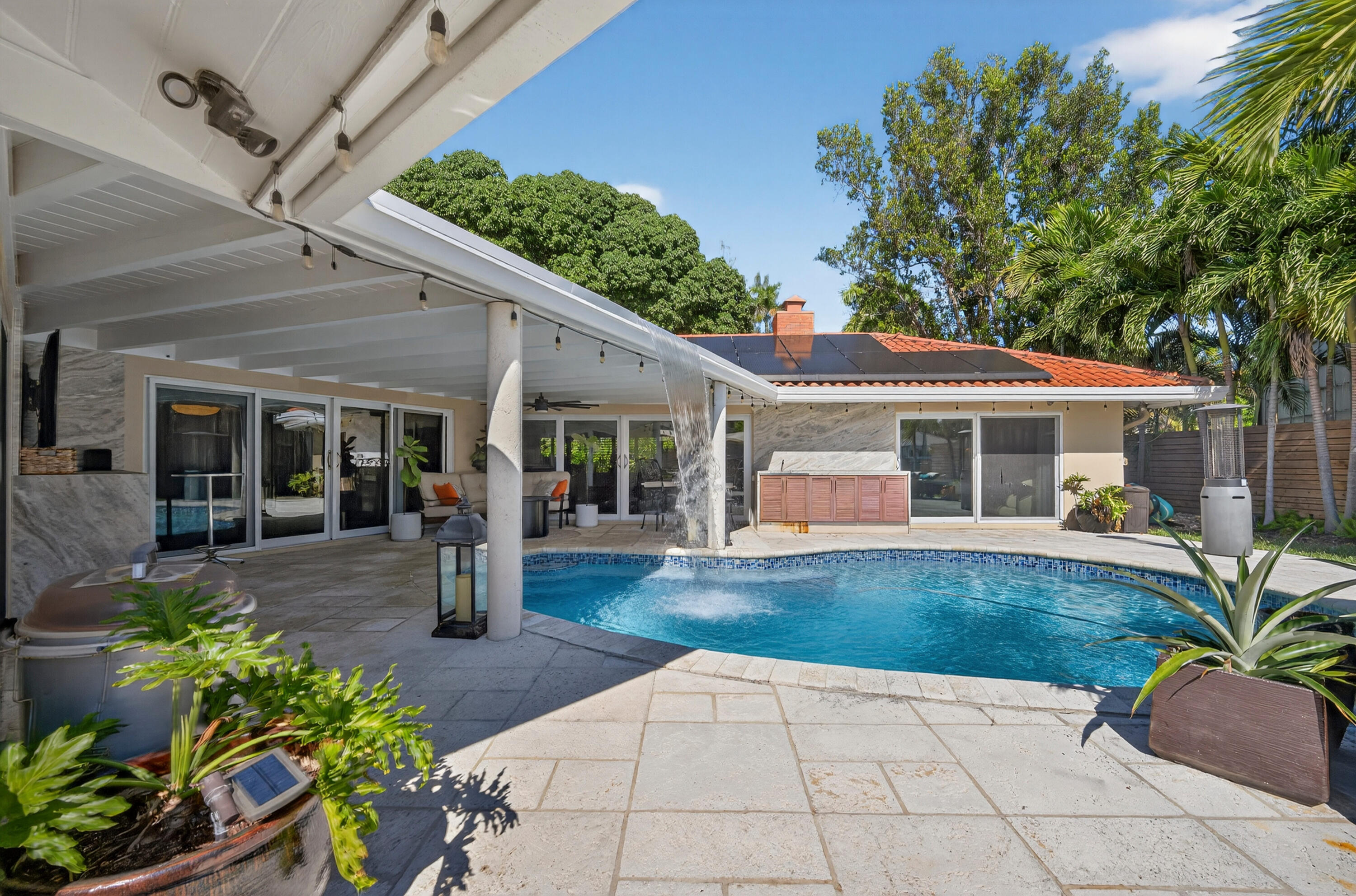 2460 Bayview Fort Lauderdale, FL 33305