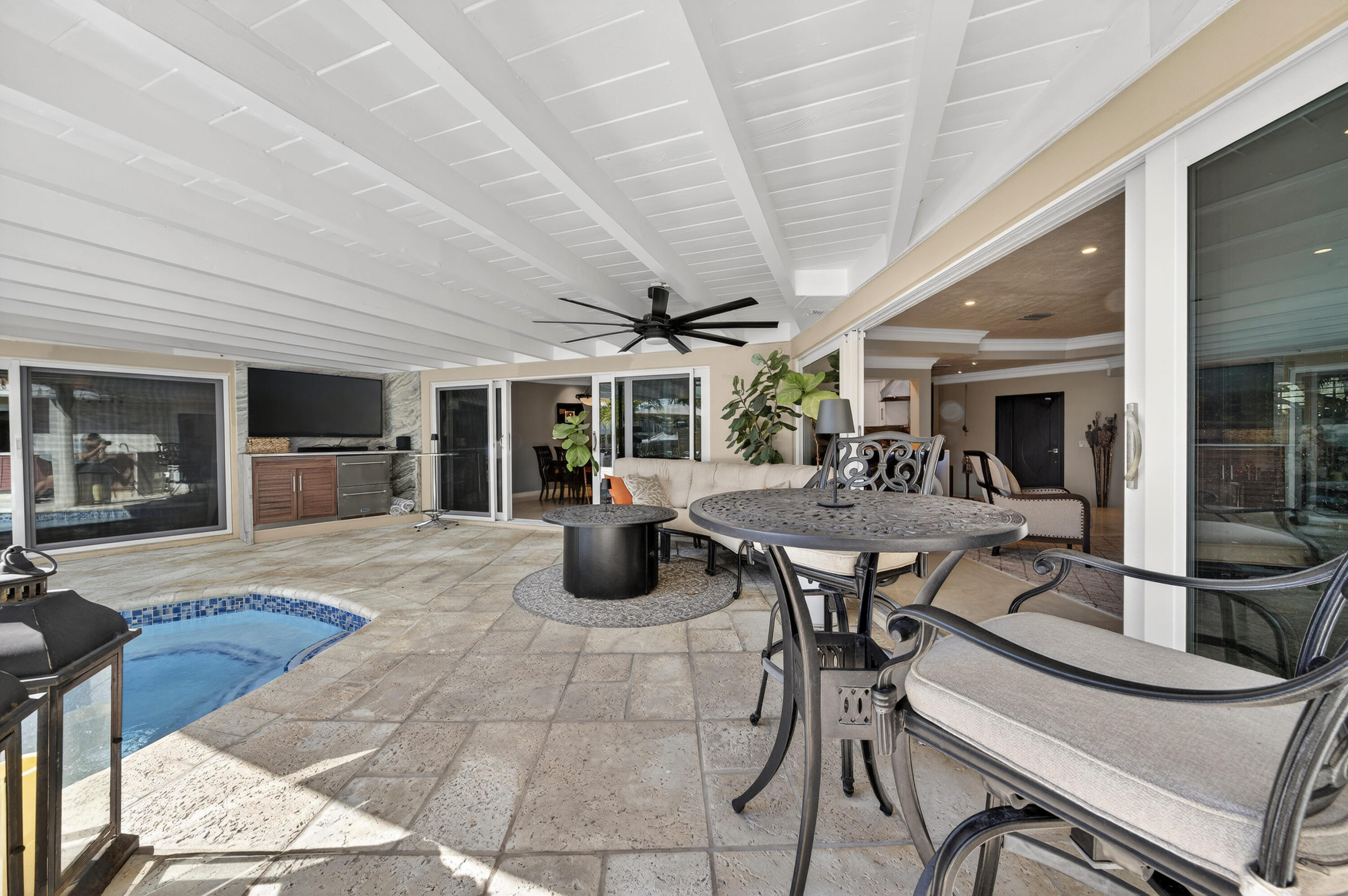 2460 Bayview Fort Lauderdale, FL 33305