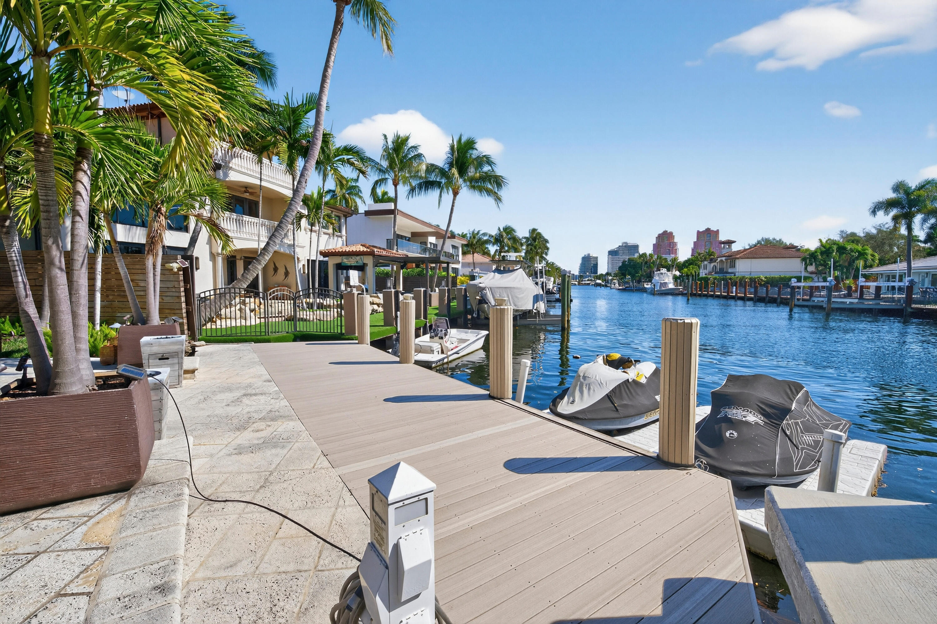 2460 Bayview Fort Lauderdale, FL 33305